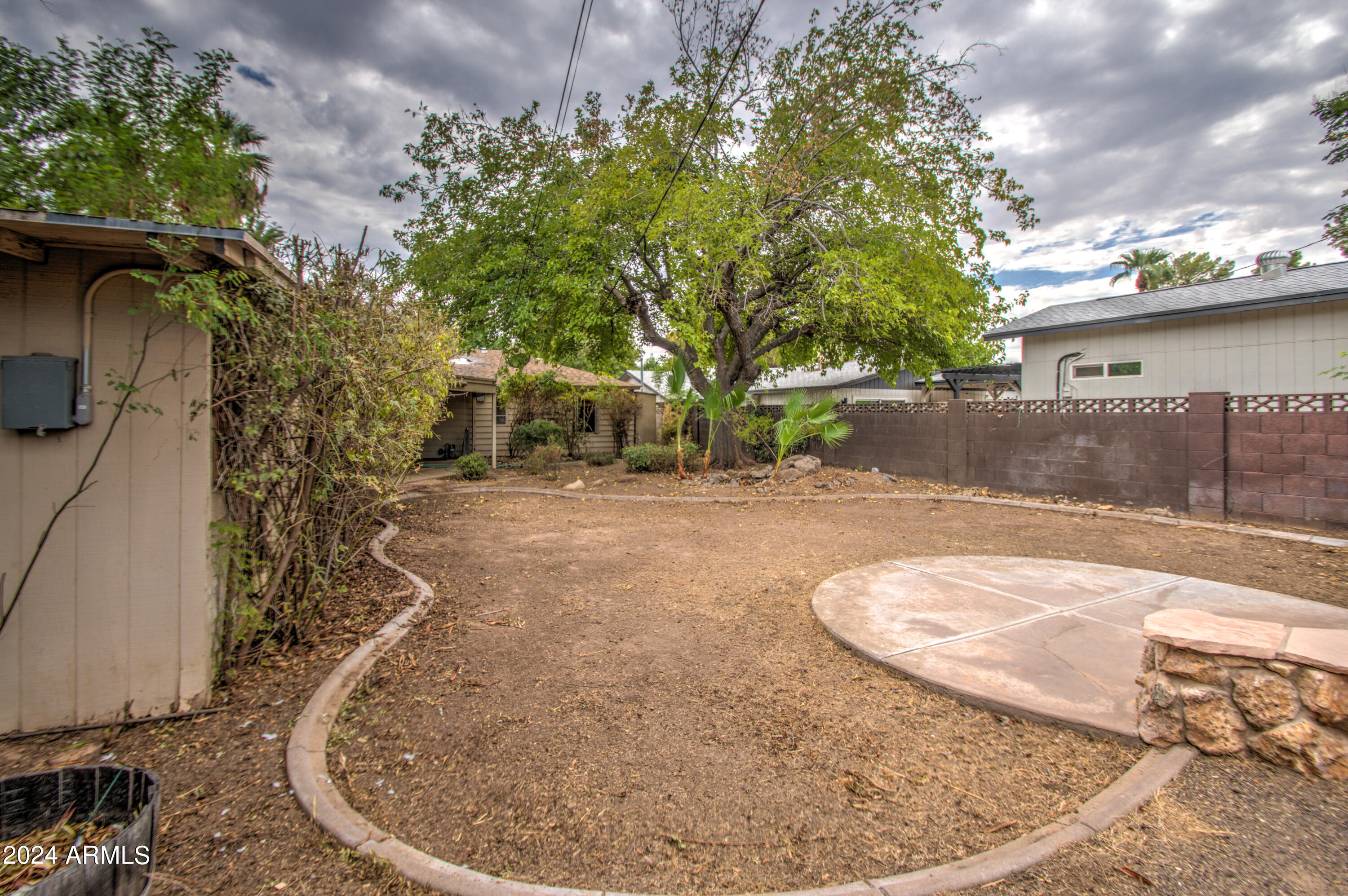 1114 W HEATHERBRAE Drive