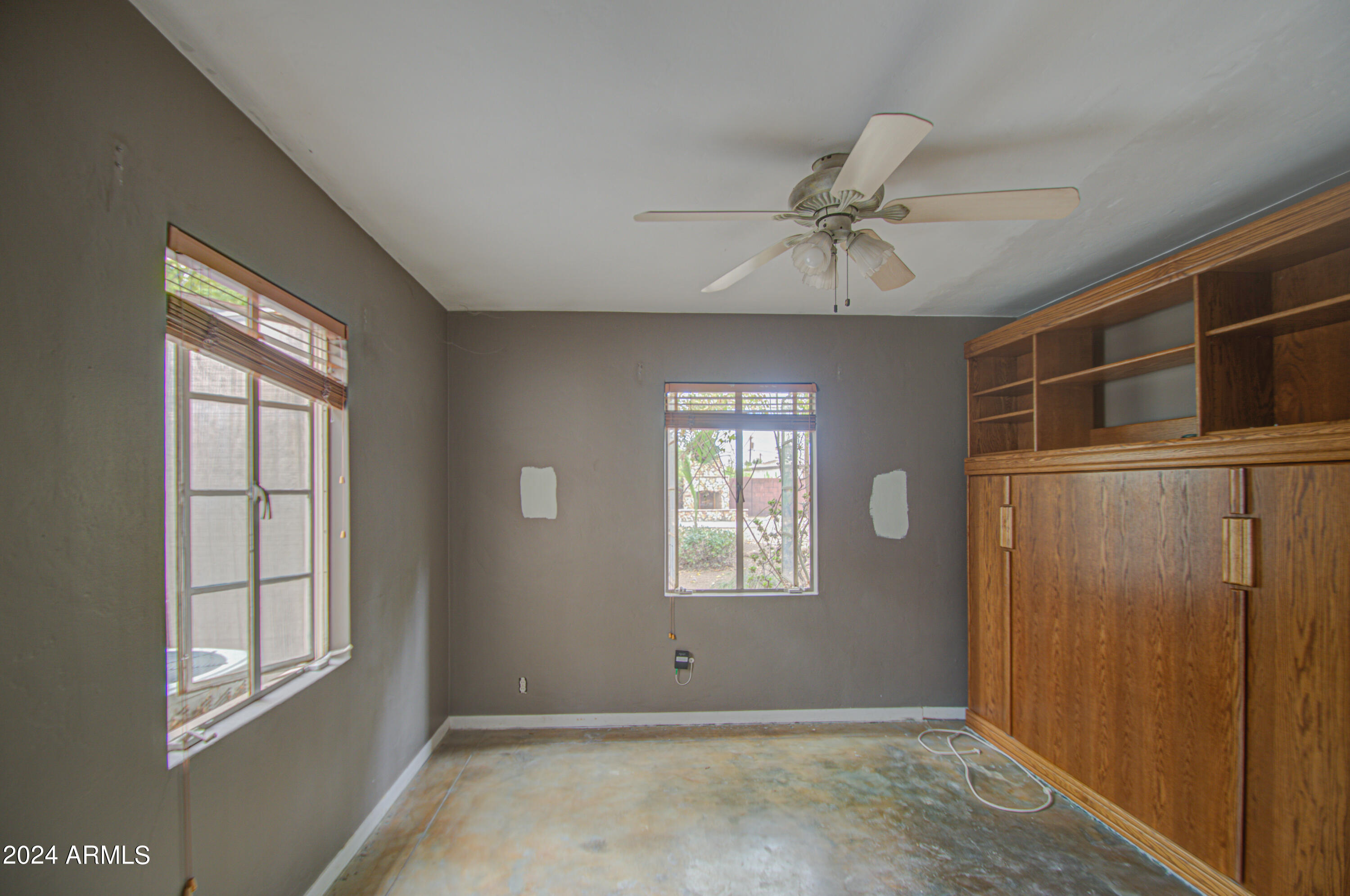 1114 W HEATHERBRAE Drive