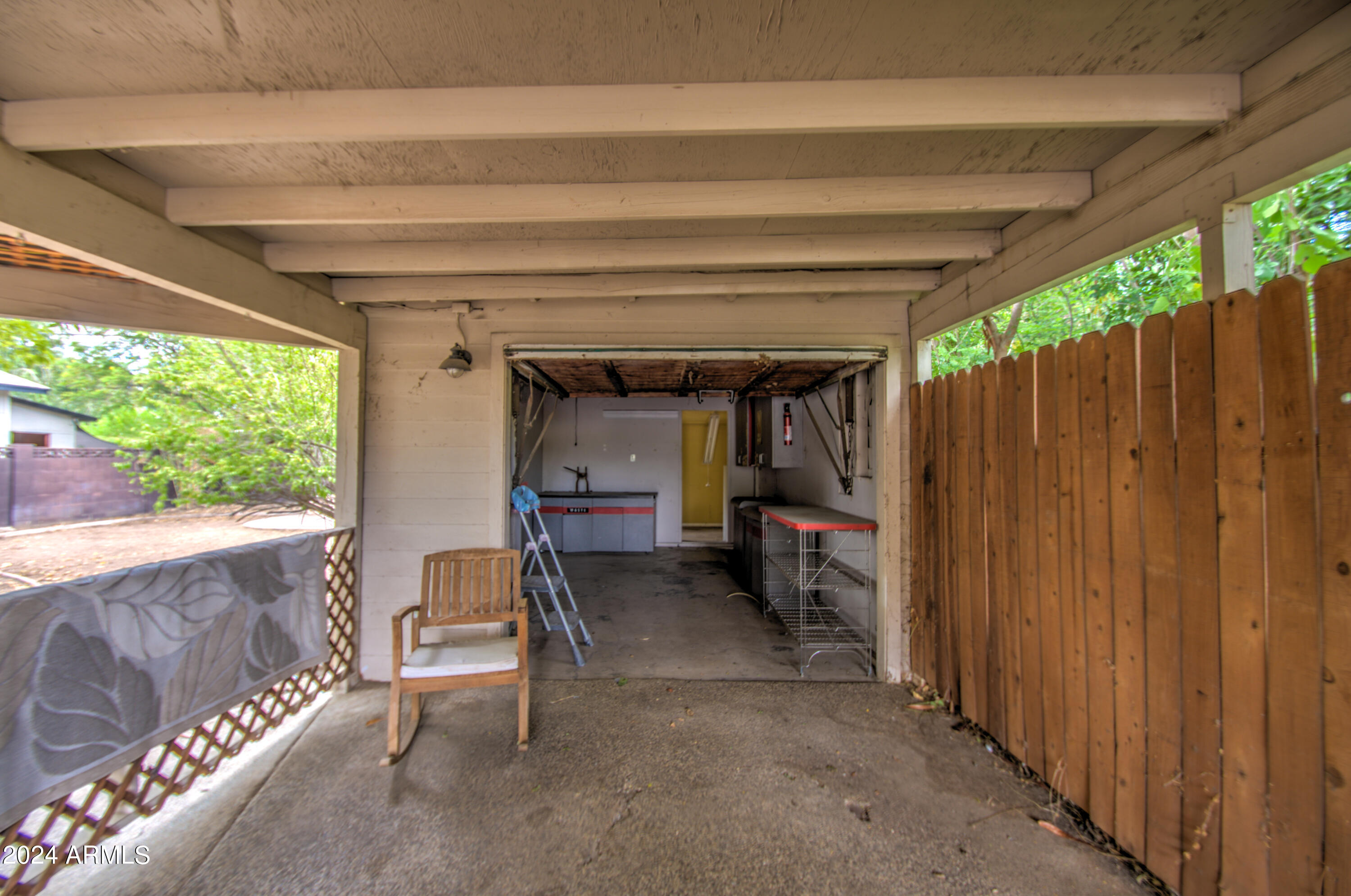 1114 W HEATHERBRAE Drive