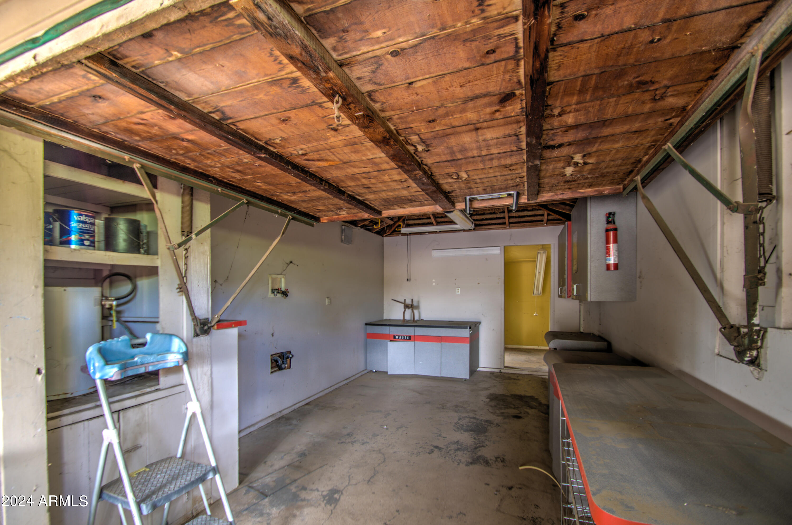 1114 W HEATHERBRAE Drive