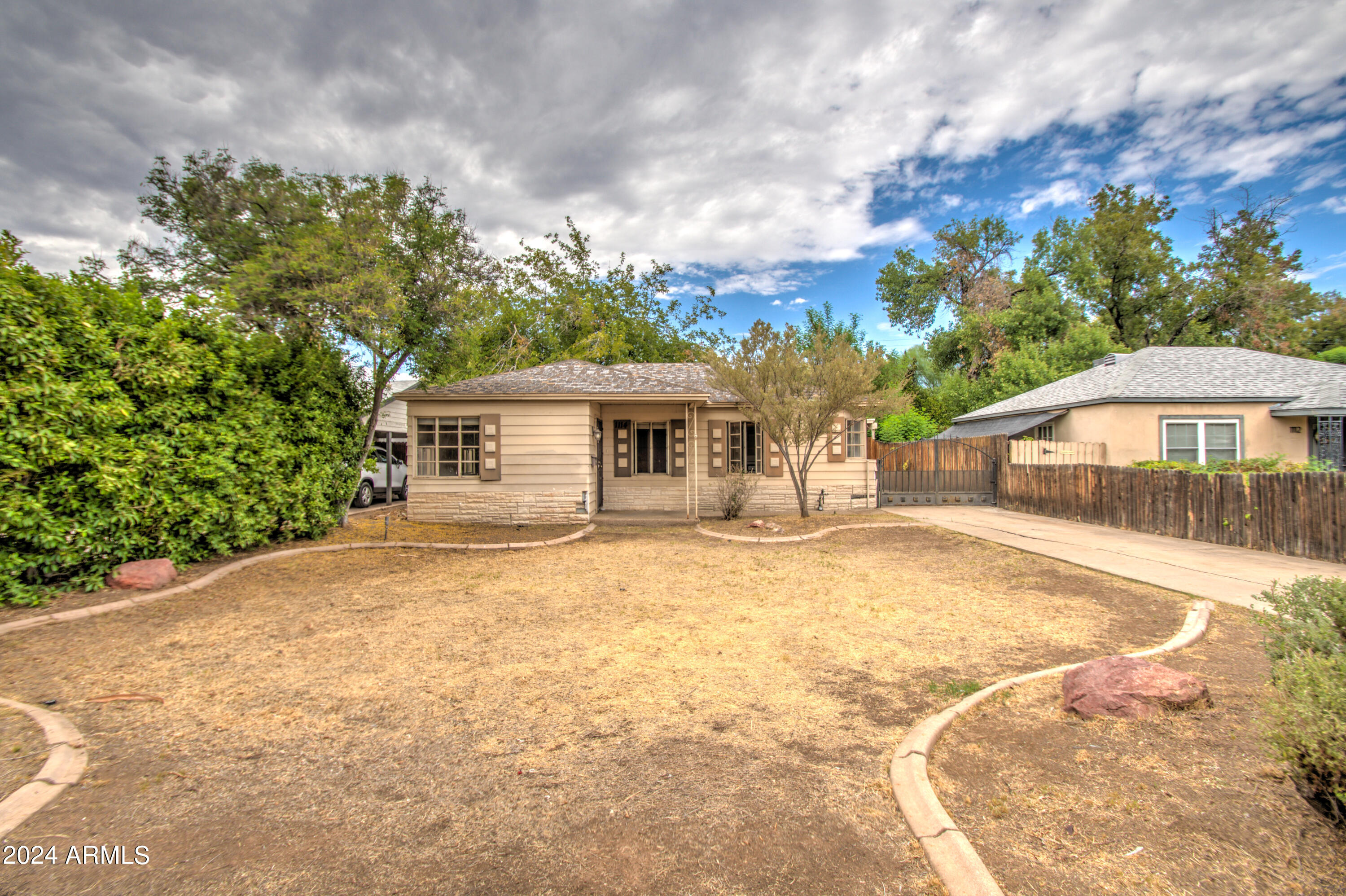 1114 W HEATHERBRAE Drive