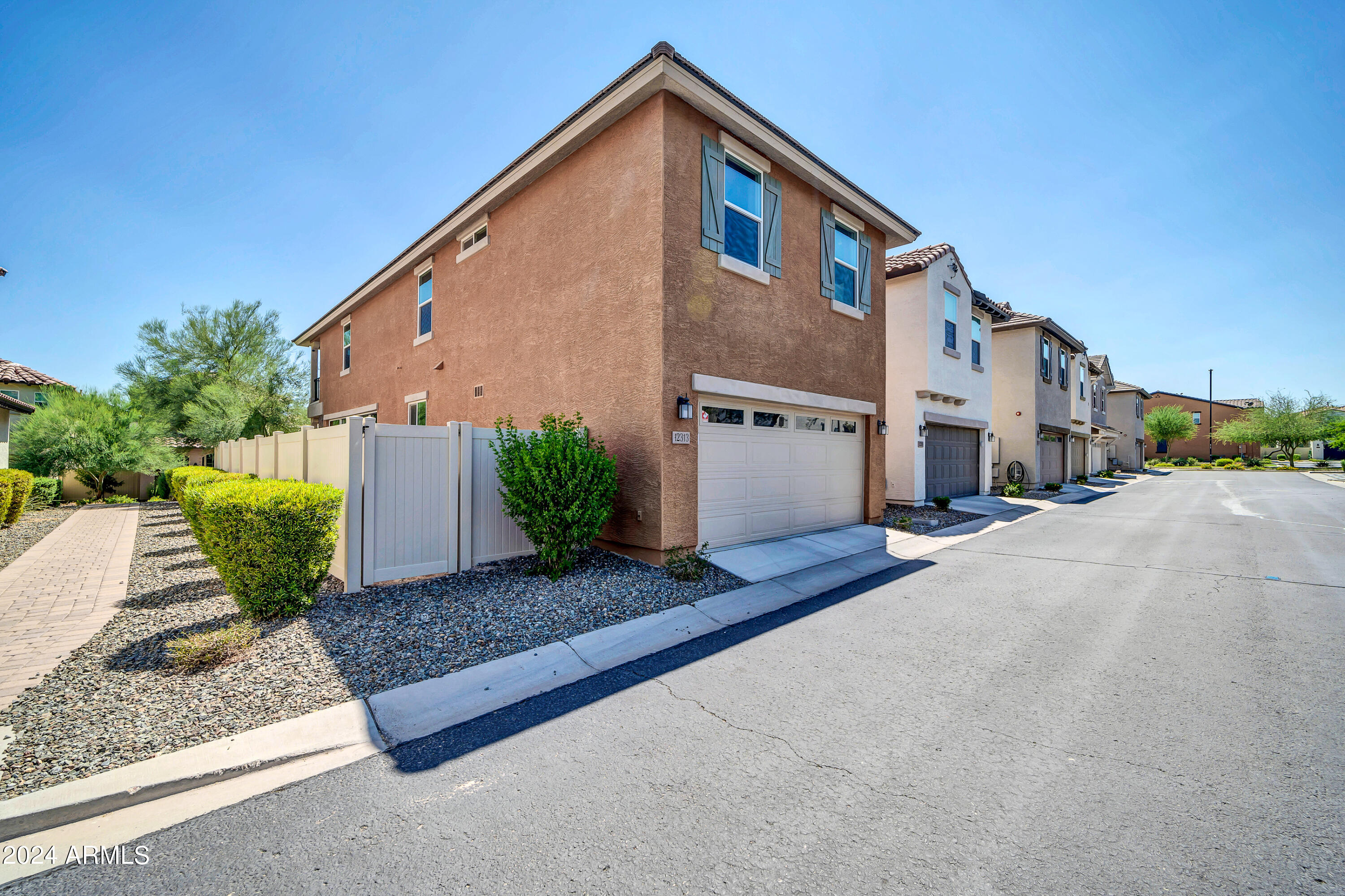 12313 W ESSIG Way