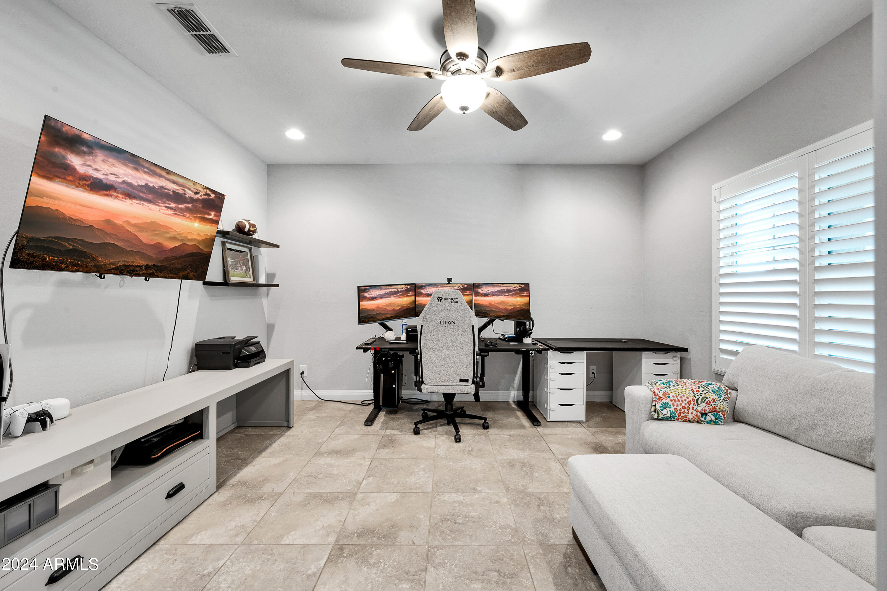 10825 E TRIPOLI Avenue