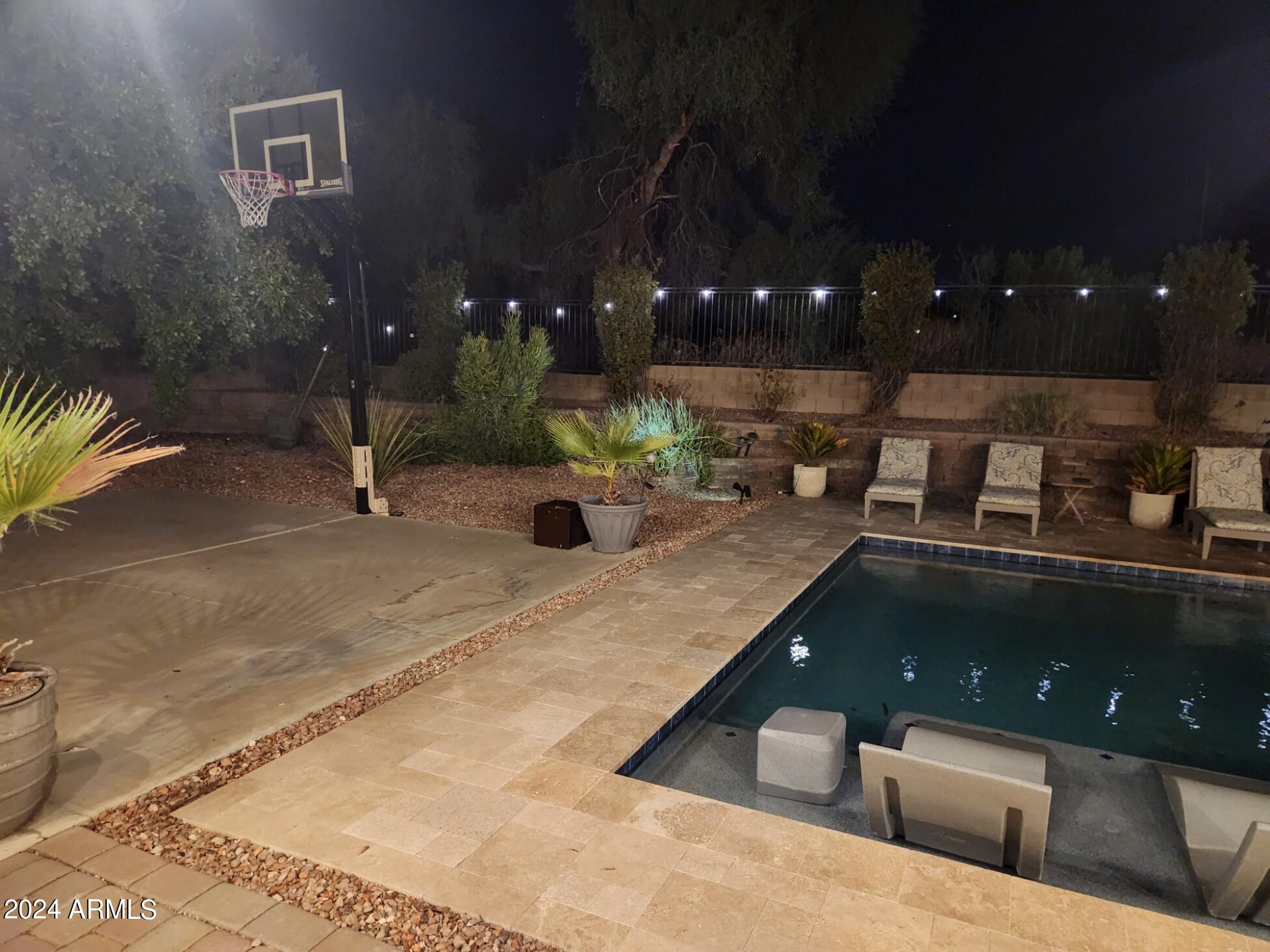 2112 E CIELO GRANDE Avenue