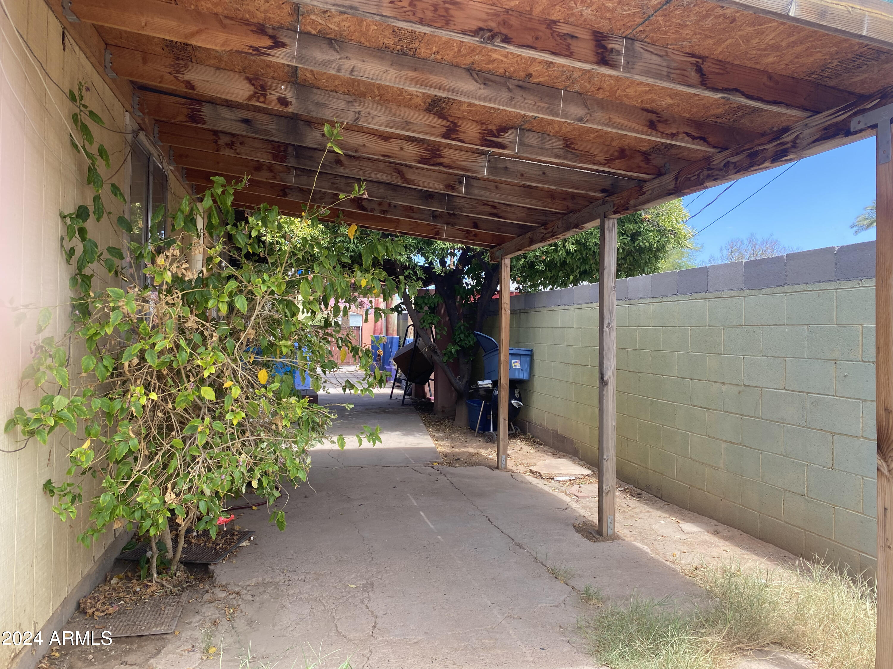 1509 E WILLETTA Street