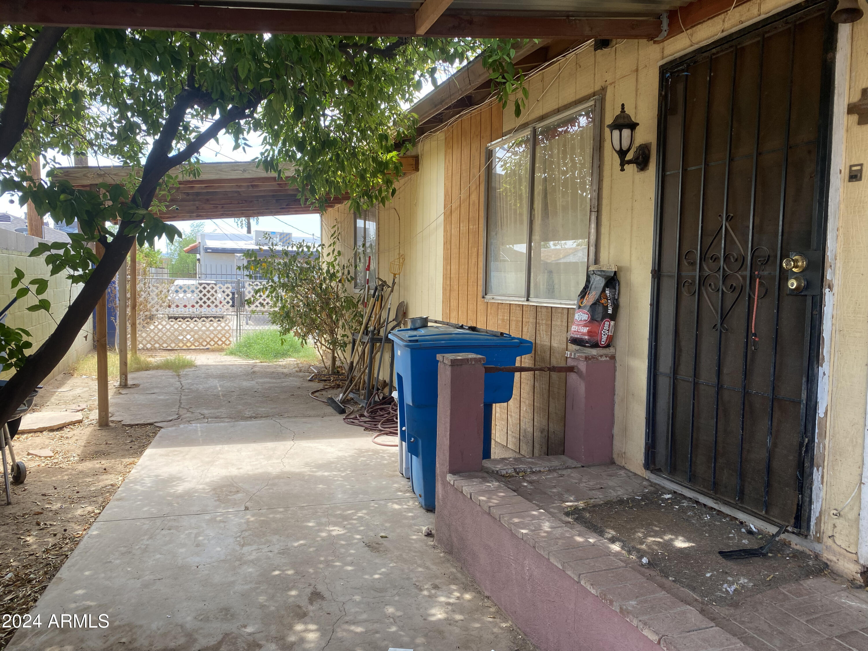 1509 E WILLETTA Street