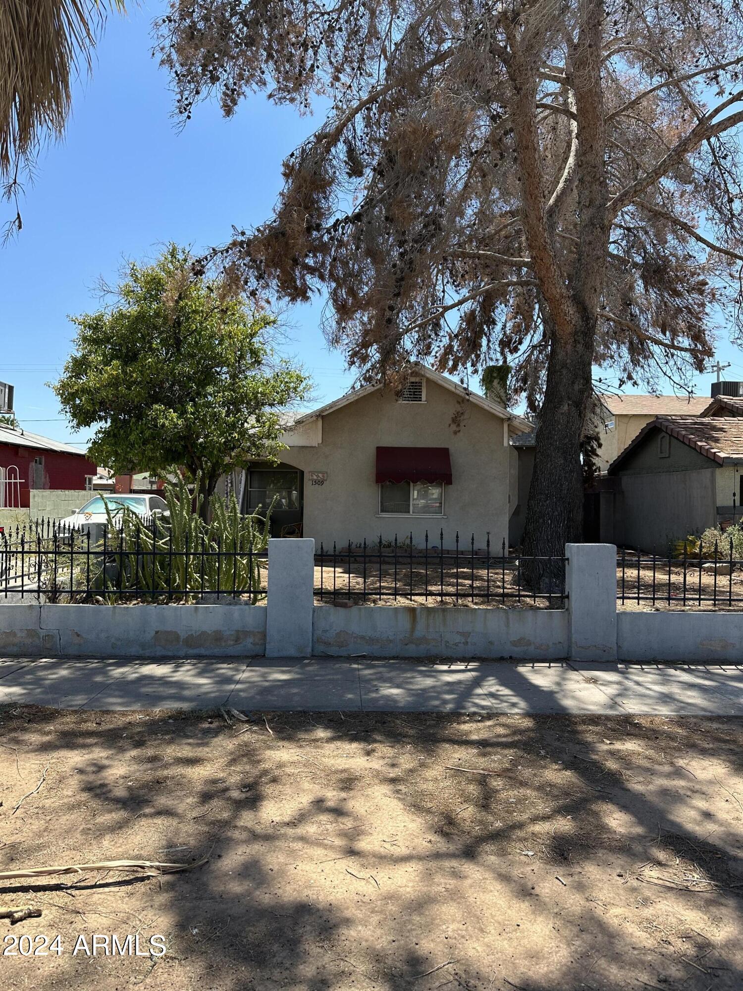 1509 E WILLETTA Street