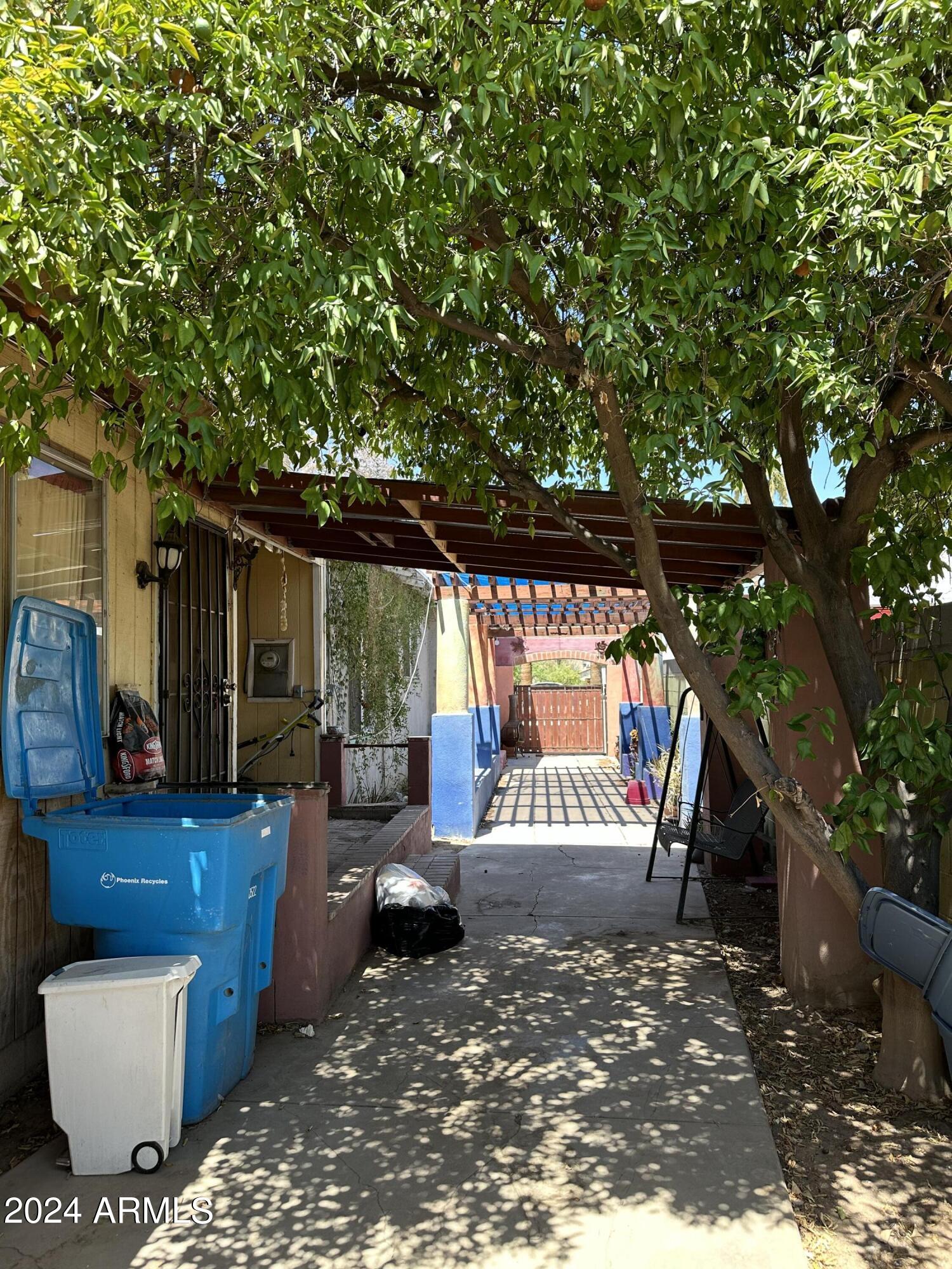 1509 E WILLETTA Street