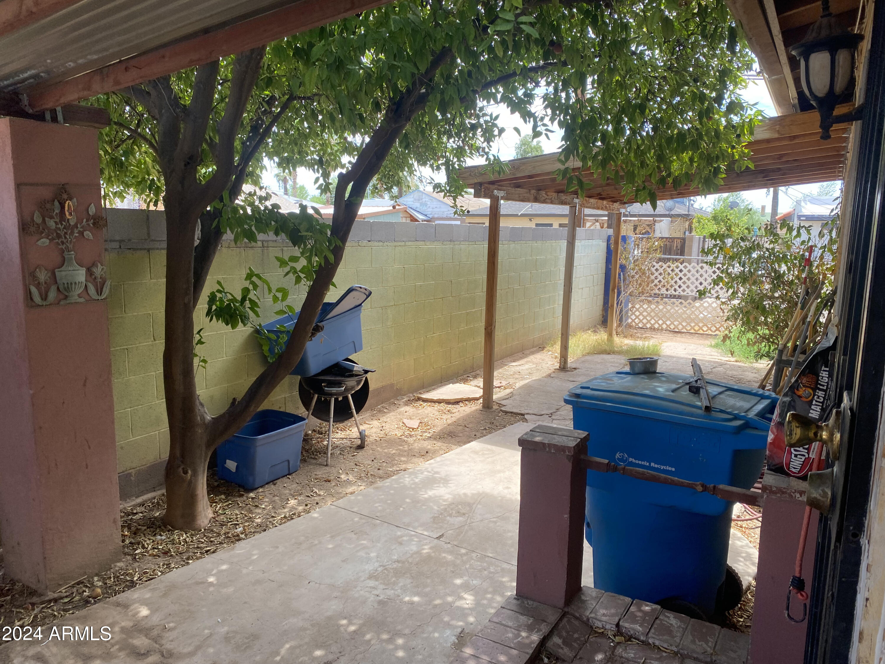 1509 E WILLETTA Street