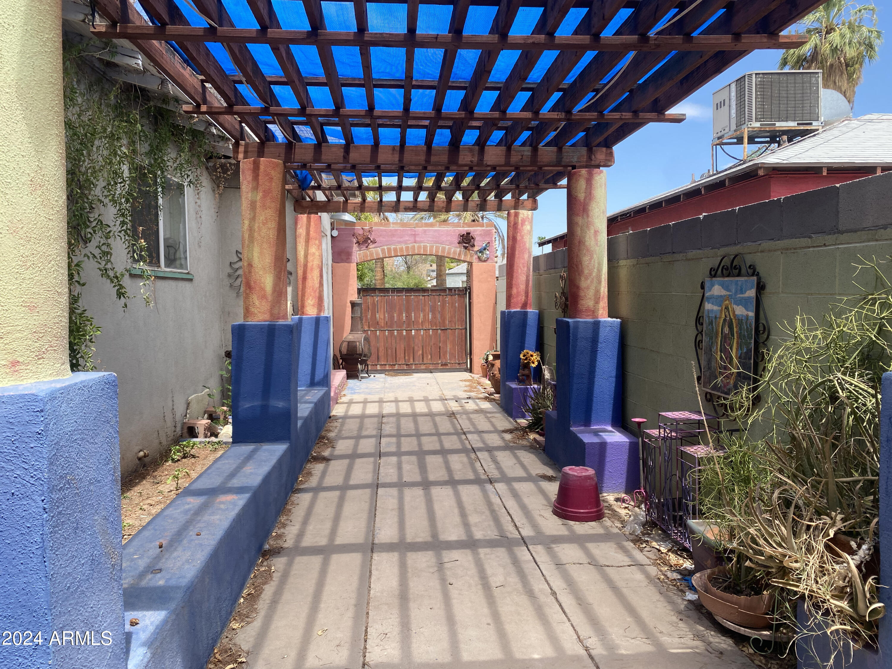 1509 E WILLETTA Street