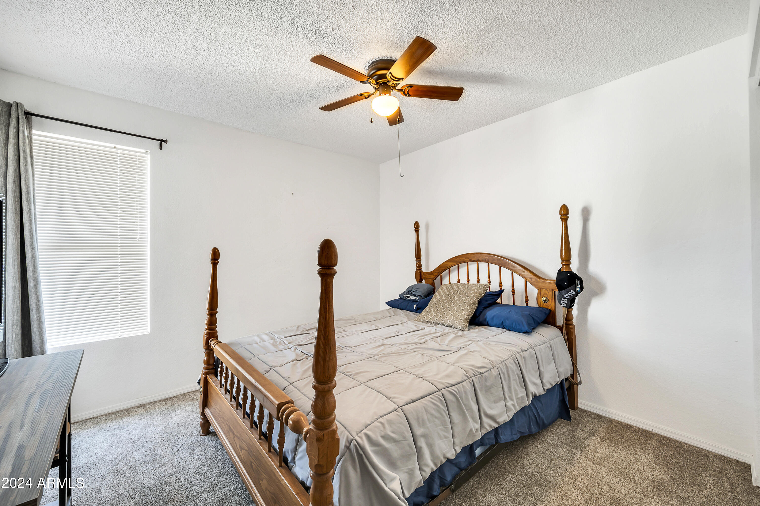 5518 E LINDSTROM Lane # 2022