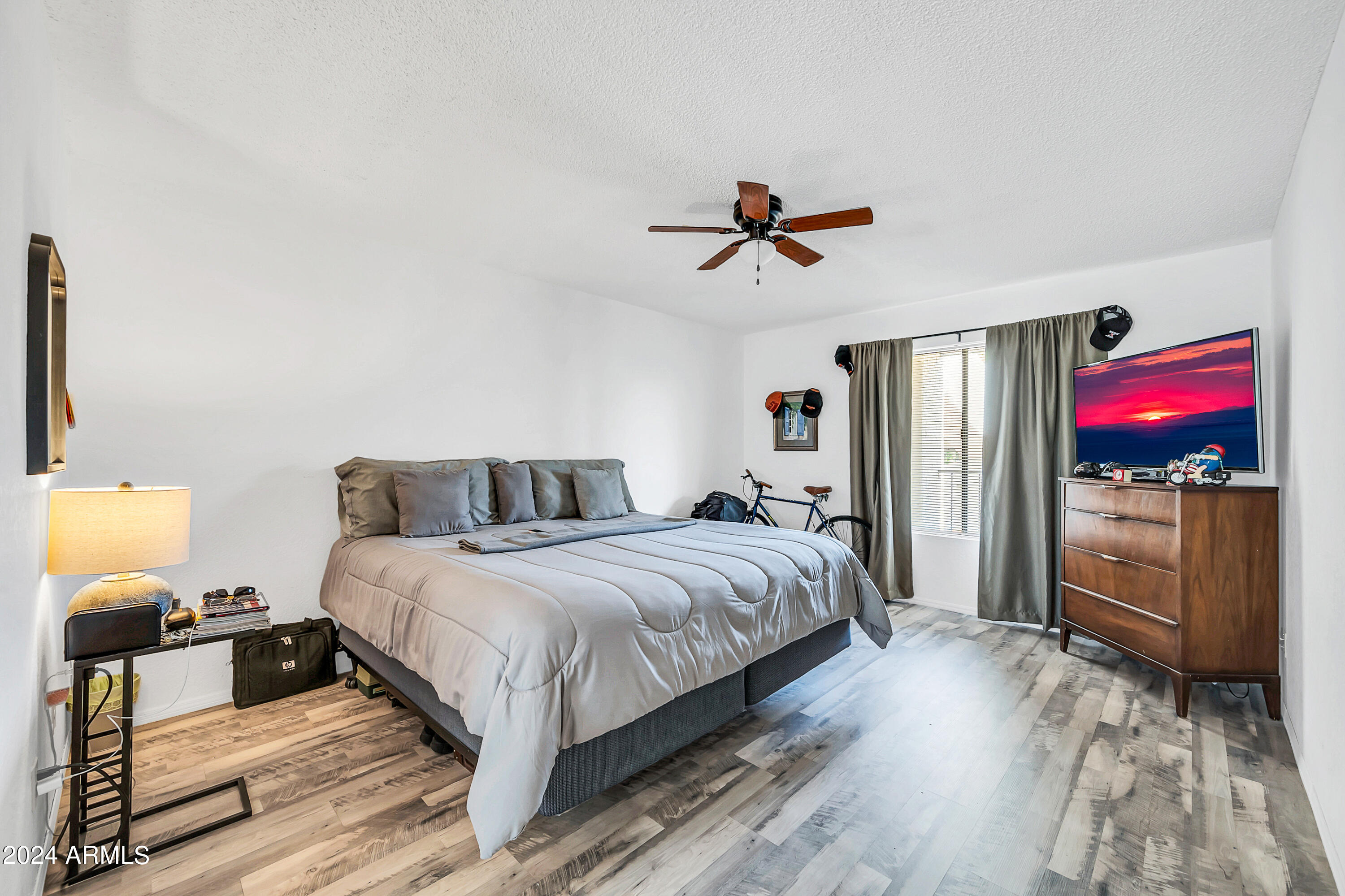 5518 E LINDSTROM Lane # 2022