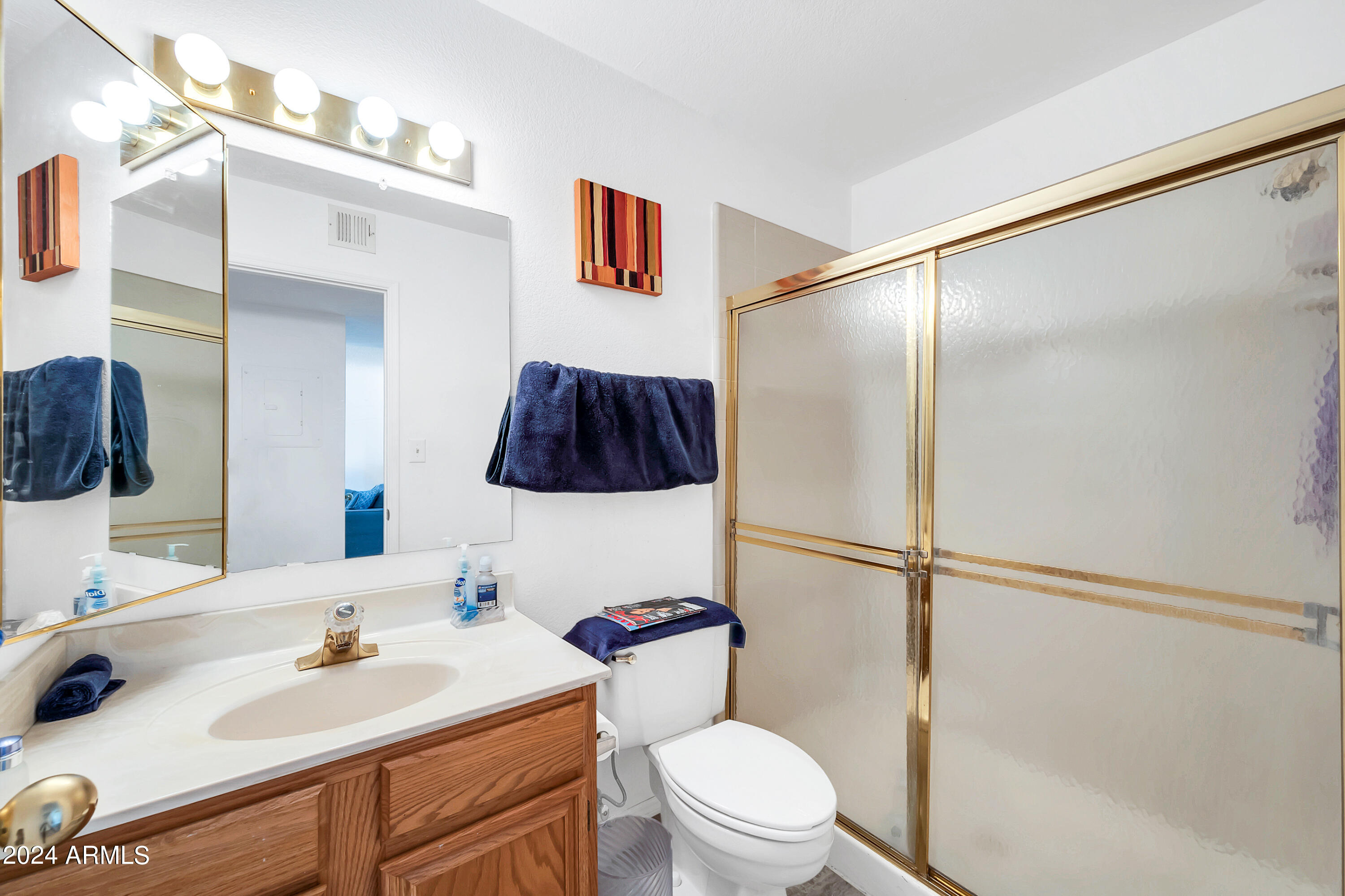 5518 E LINDSTROM Lane # 2022