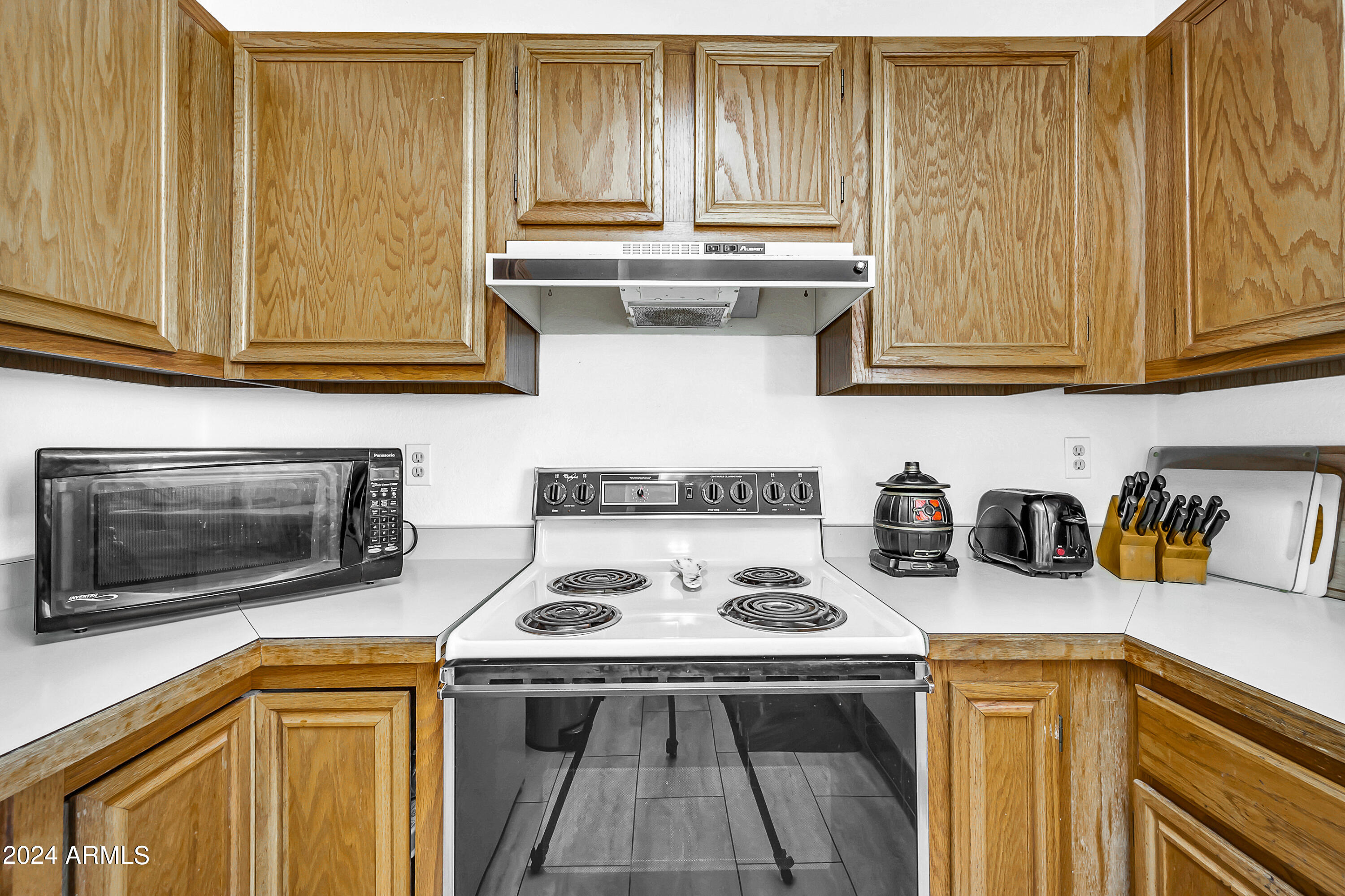 5518 E LINDSTROM Lane # 2022