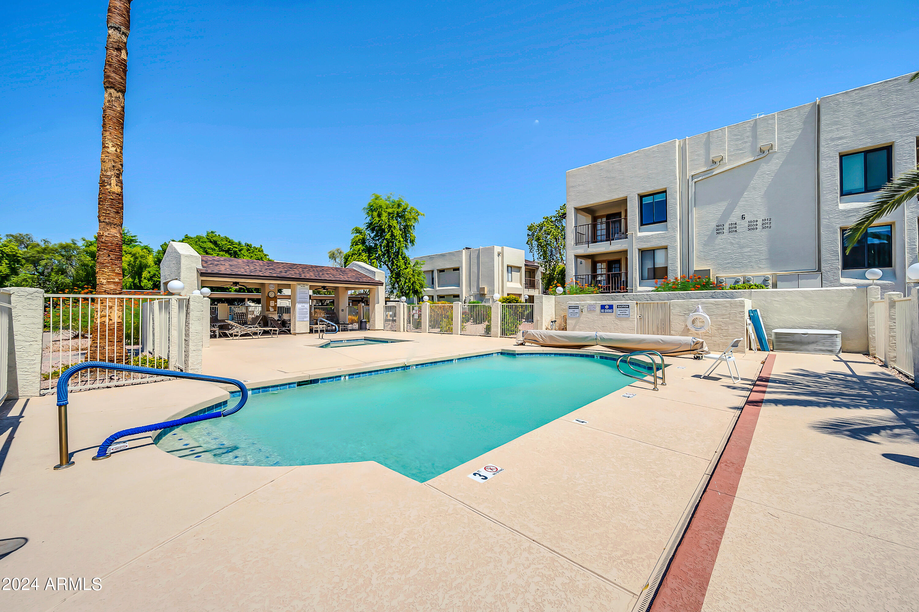 5518 E LINDSTROM Lane # 2022