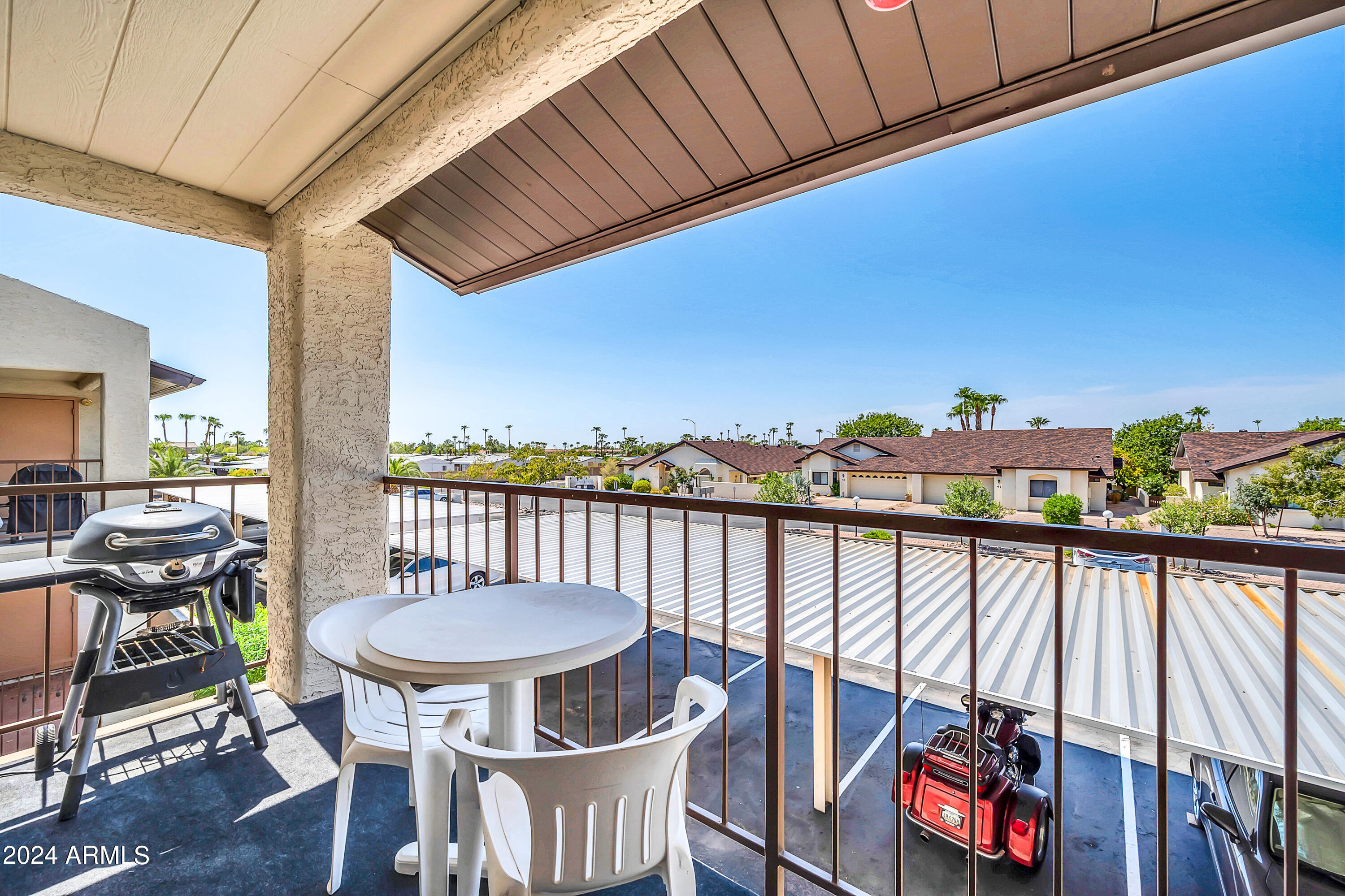 5518 E LINDSTROM Lane # 2022