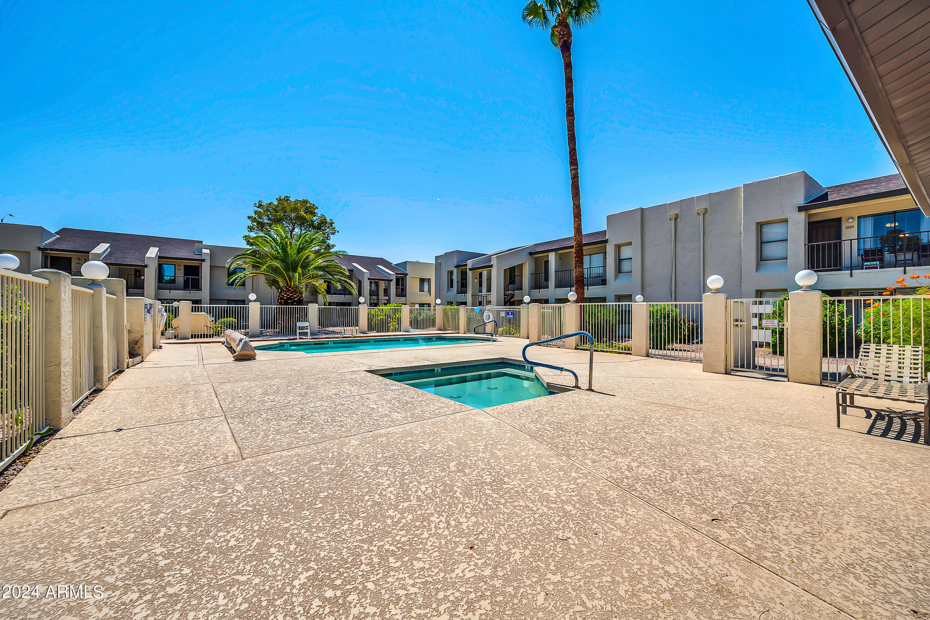 5518 E LINDSTROM Lane # 2022