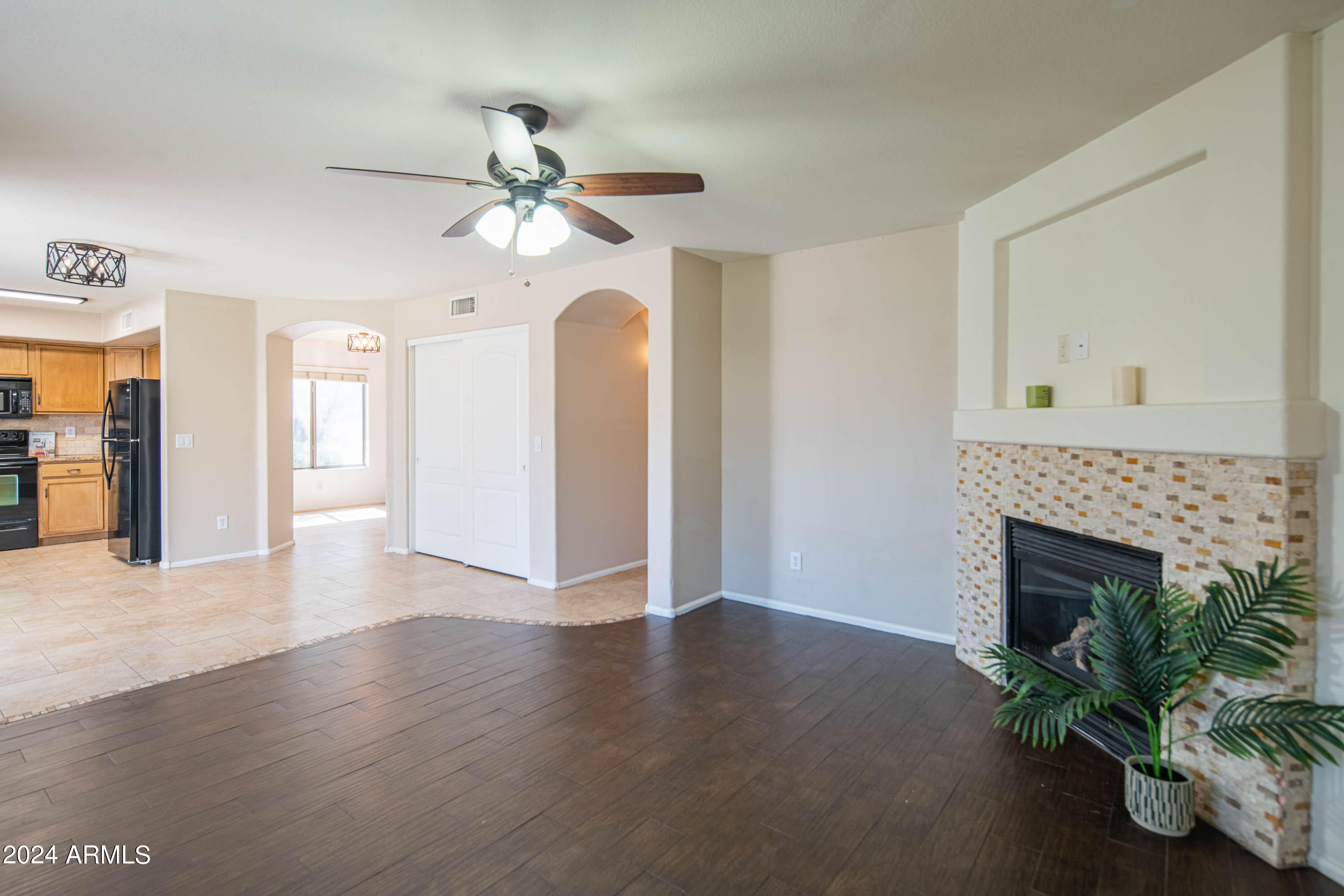 2508 W RUNNING DEER Trail