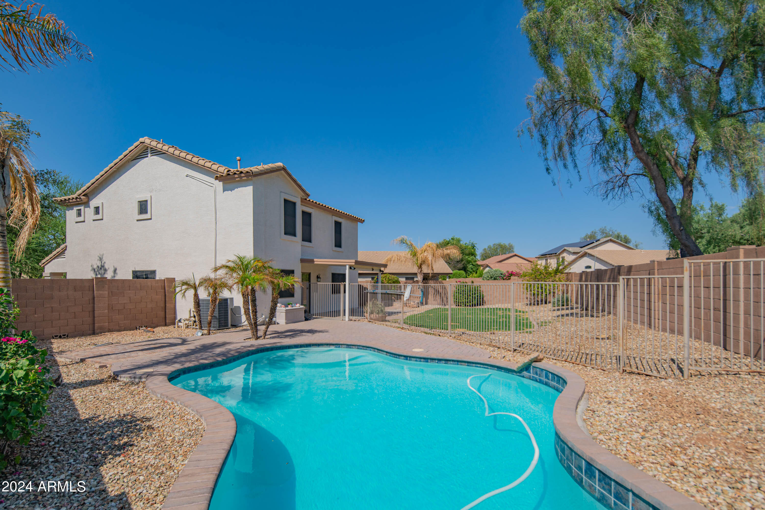 2508 W RUNNING DEER Trail