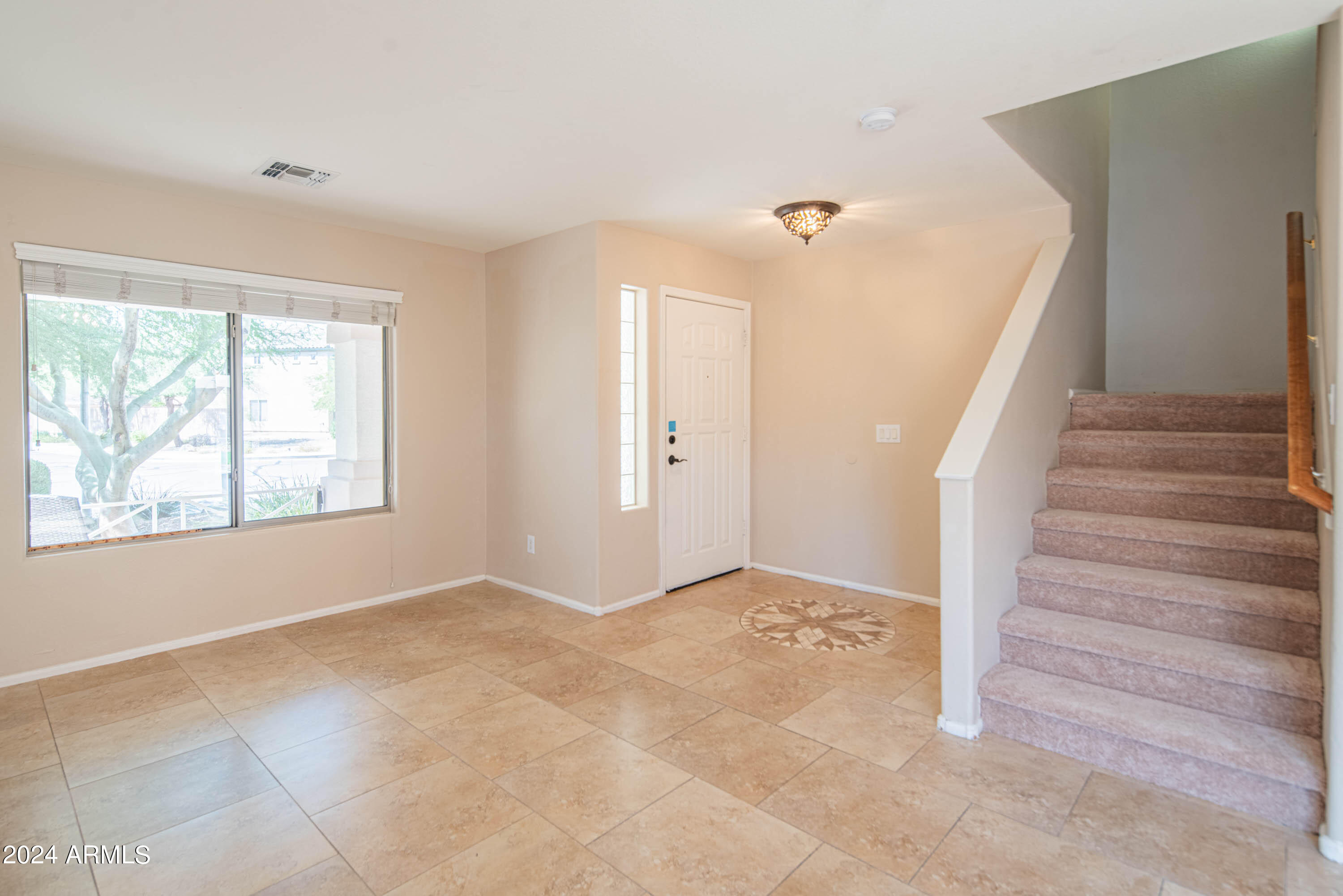 2508 W RUNNING DEER Trail