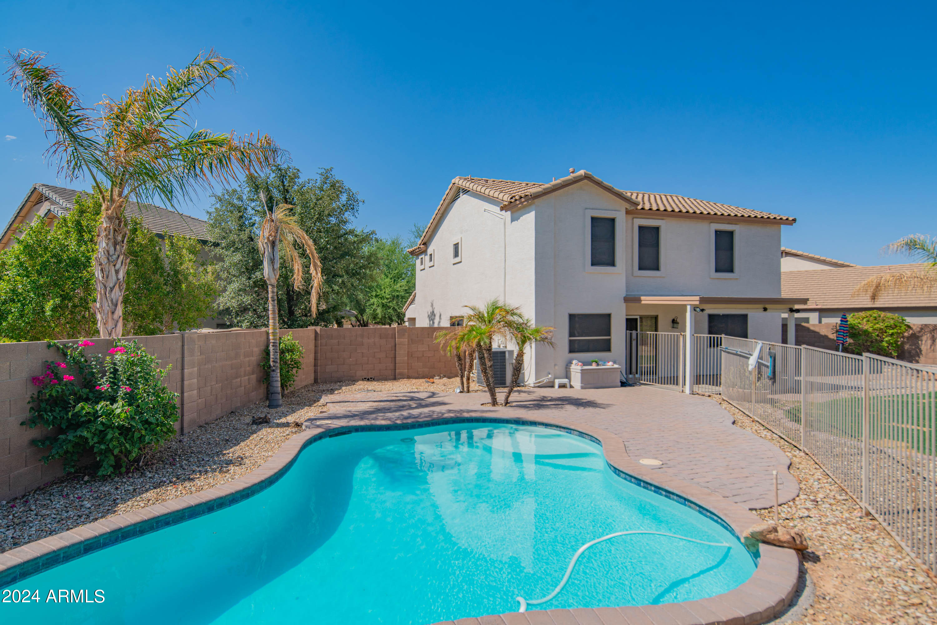 2508 W RUNNING DEER Trail