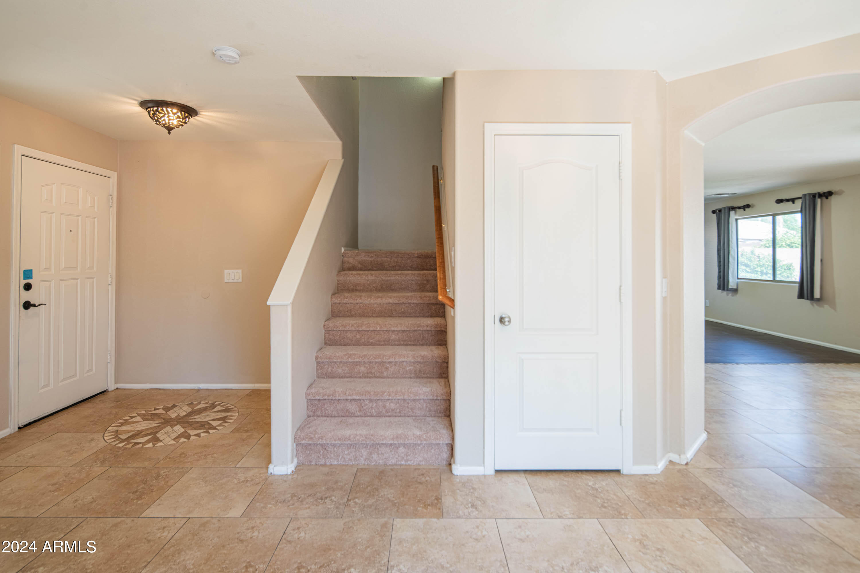 2508 W RUNNING DEER Trail