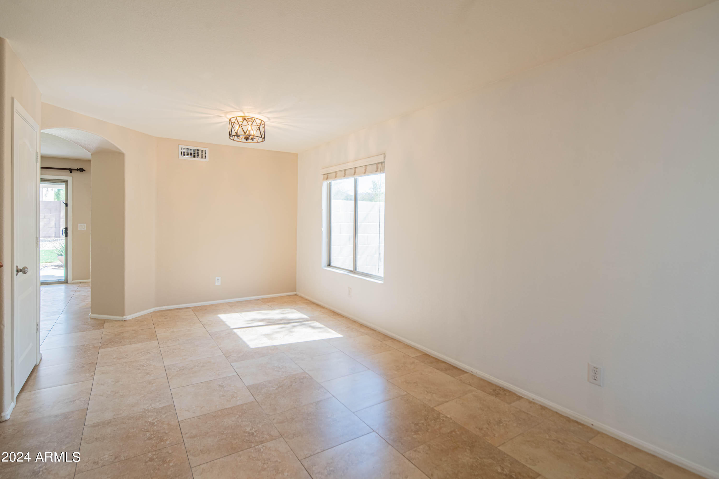 2508 W RUNNING DEER Trail