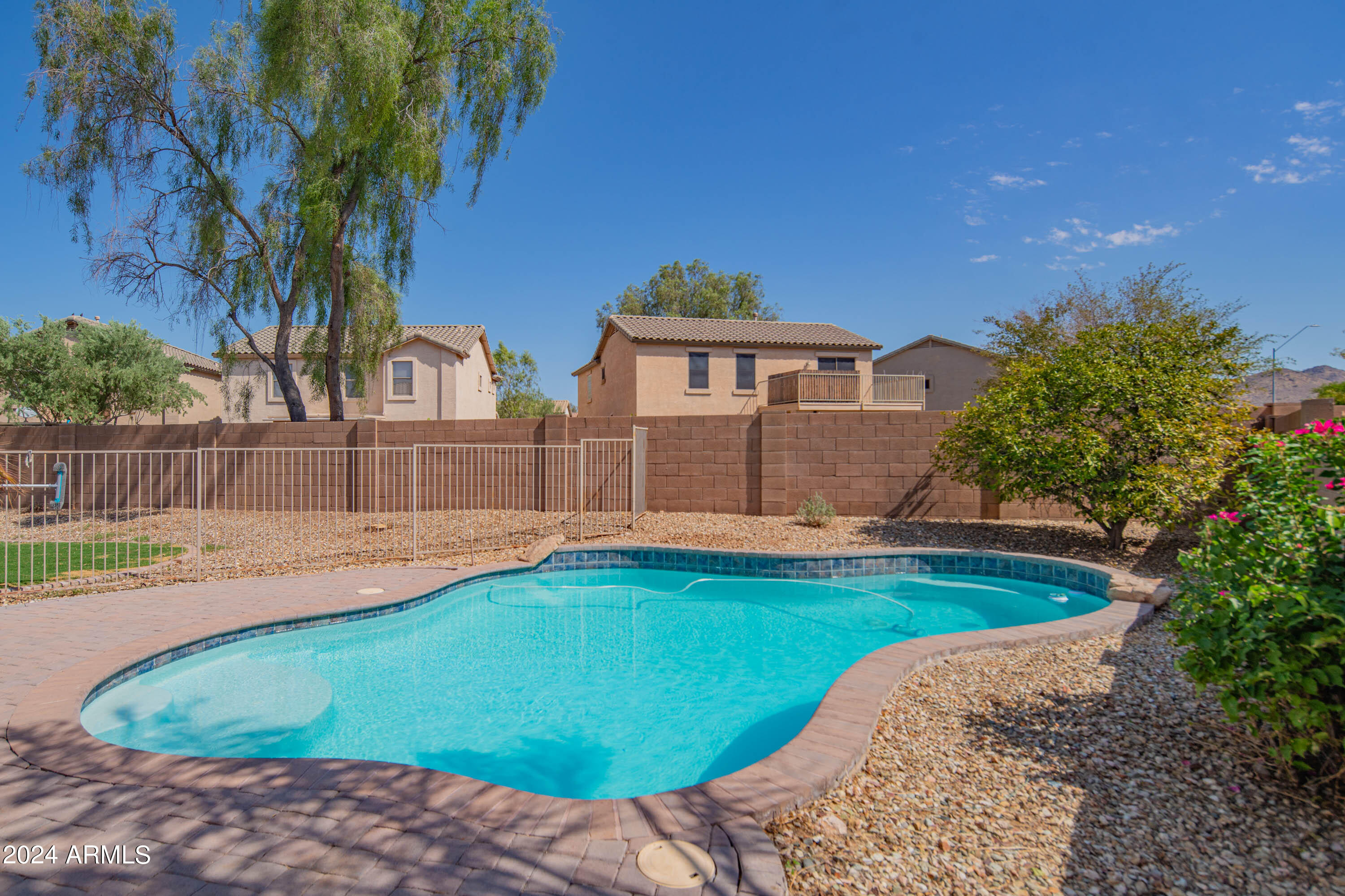 2508 W RUNNING DEER Trail