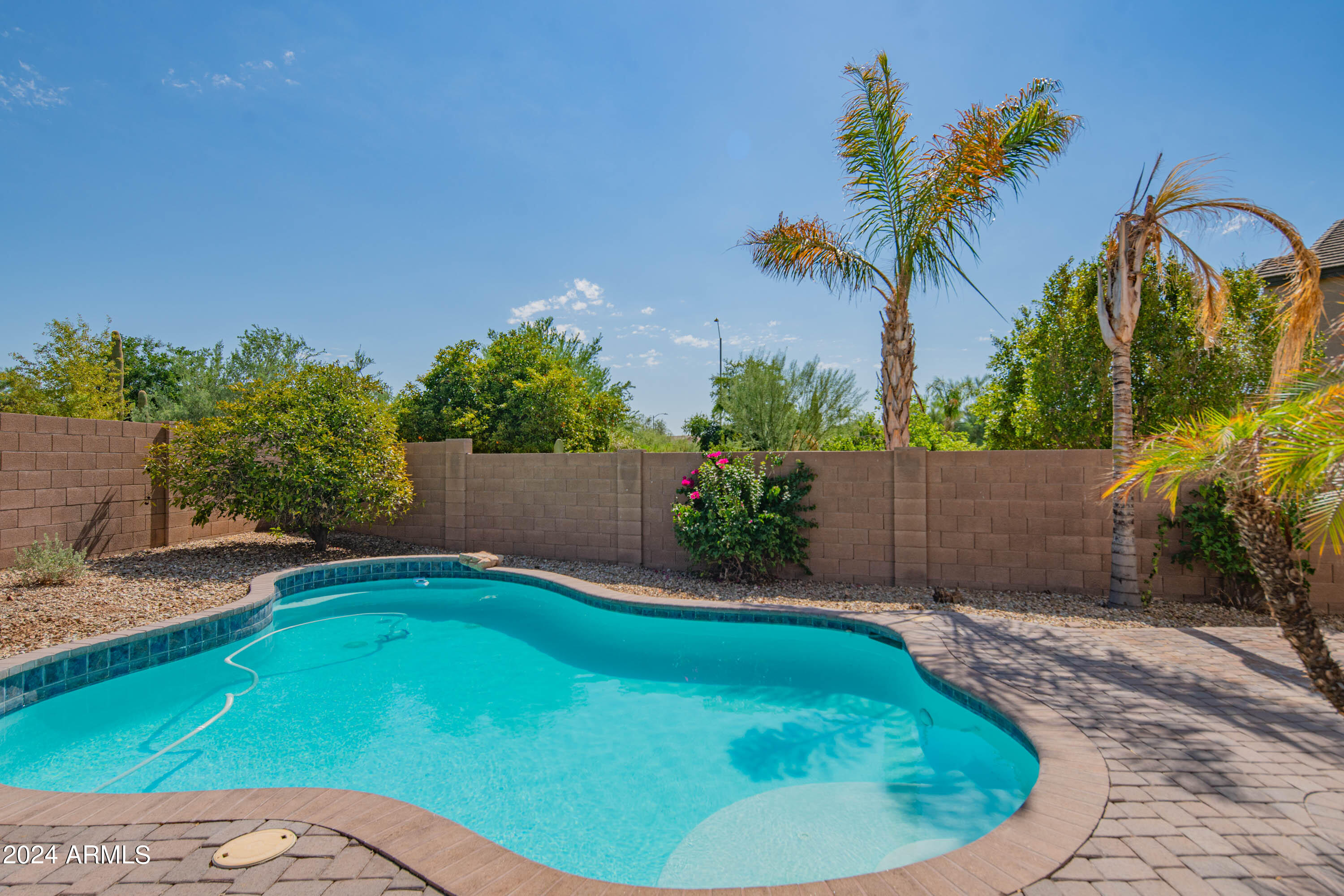 2508 W RUNNING DEER Trail