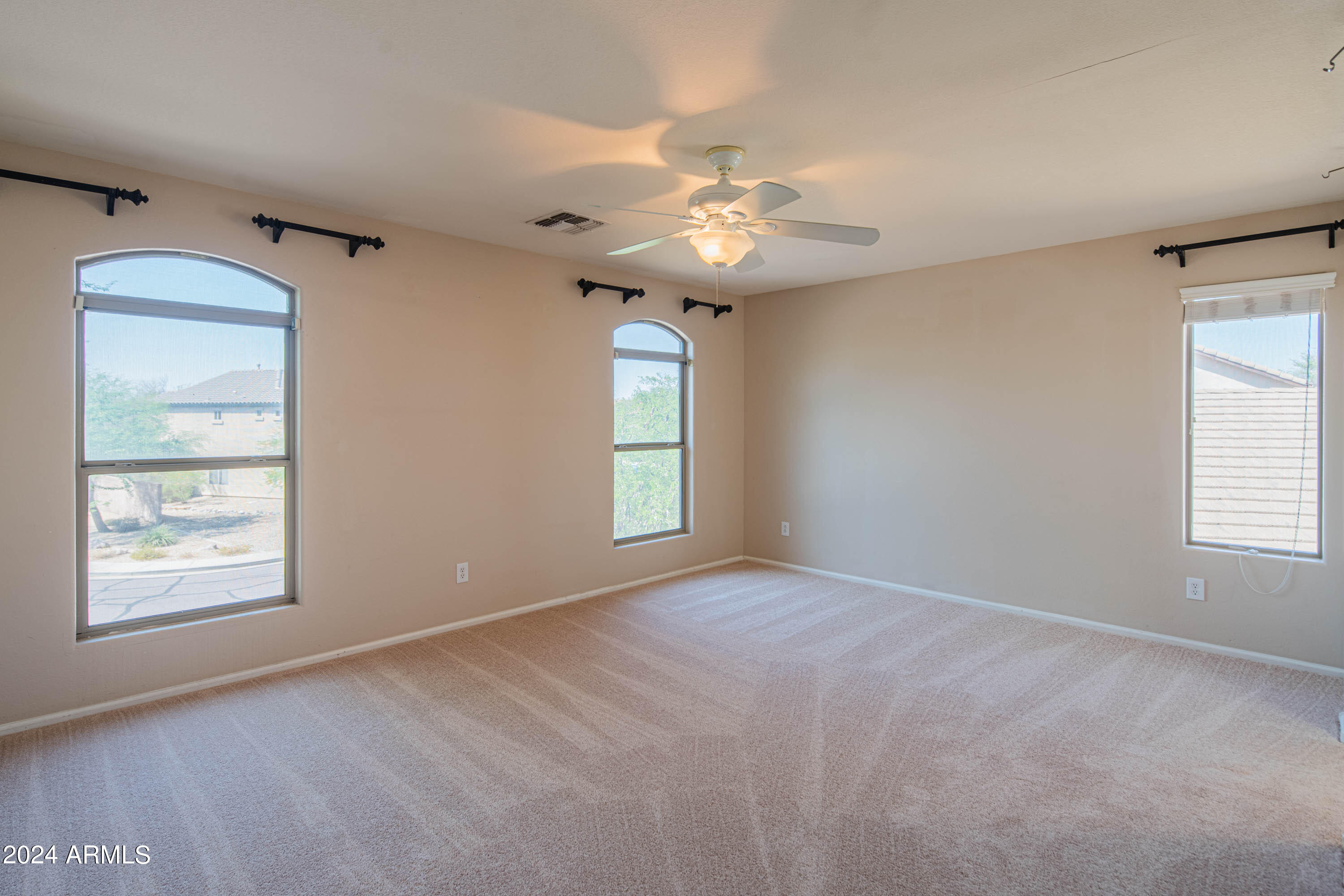 2508 W RUNNING DEER Trail