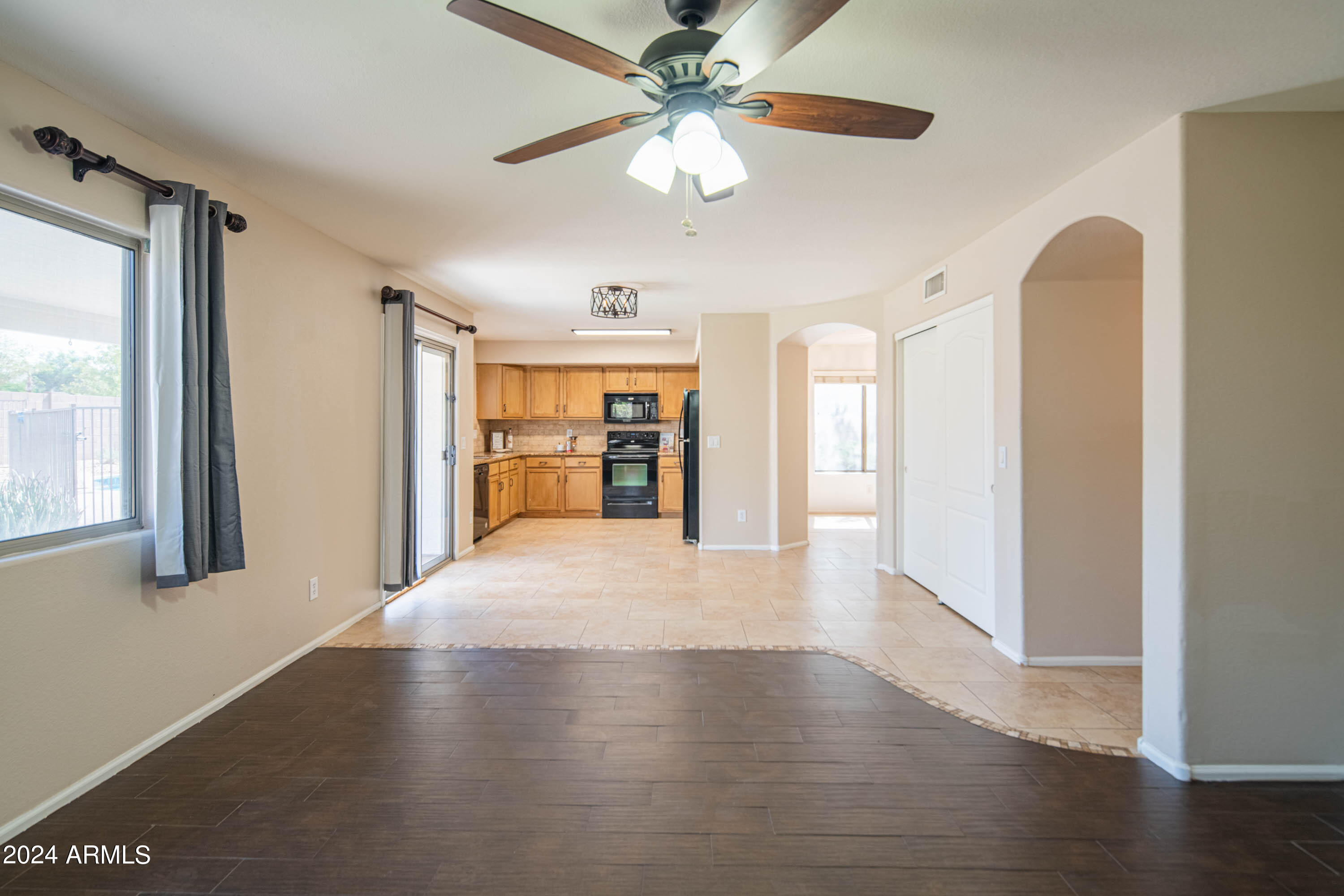 2508 W RUNNING DEER Trail