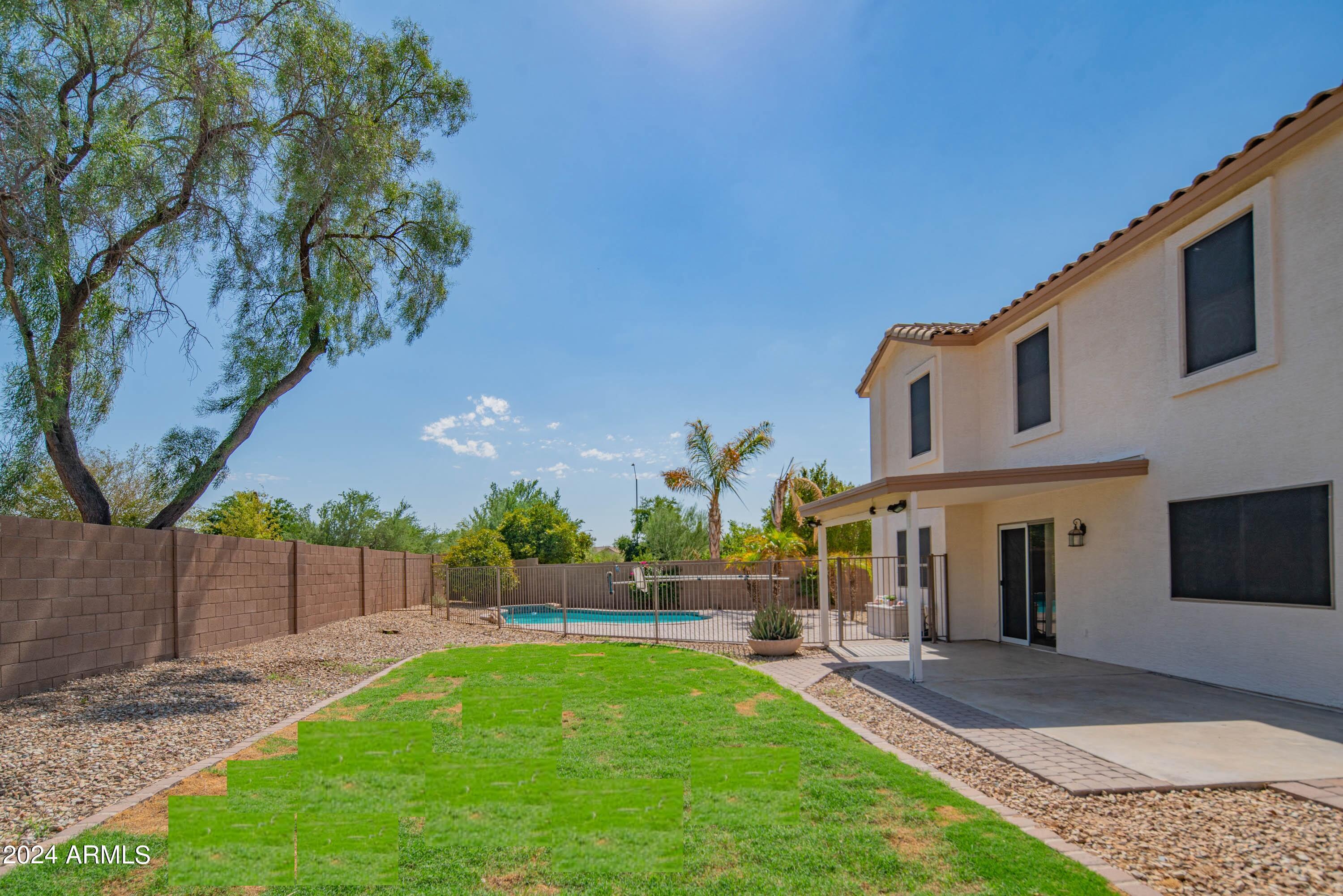 2508 W RUNNING DEER Trail