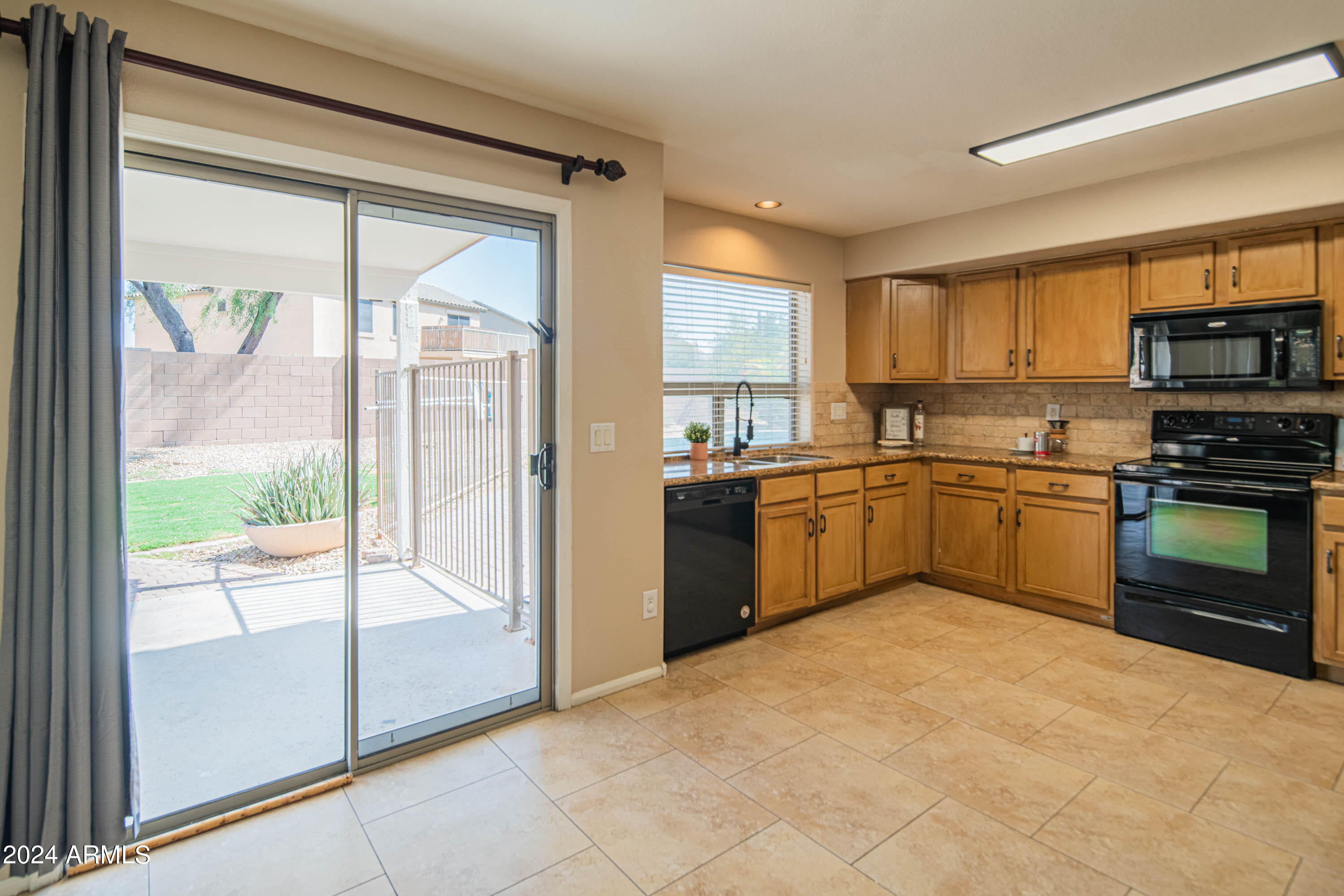 2508 W RUNNING DEER Trail