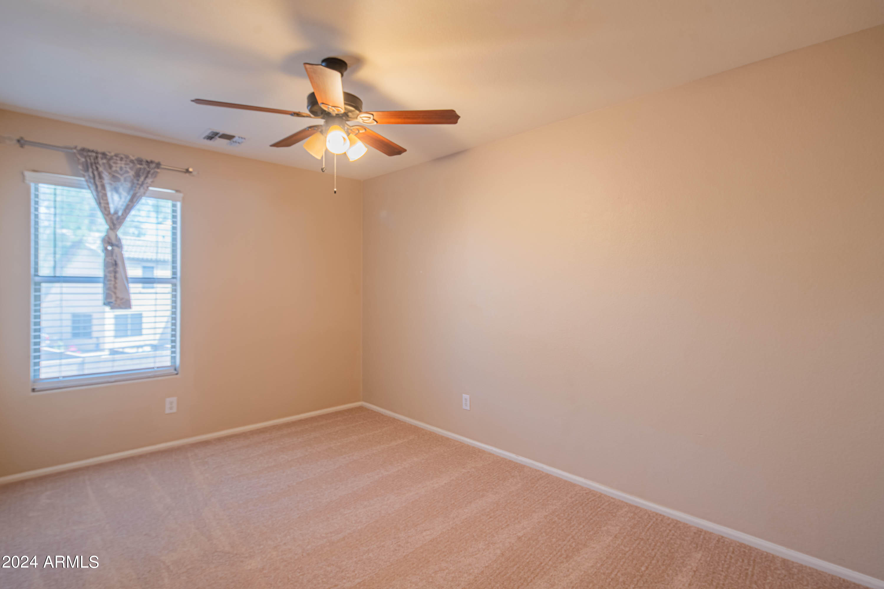 2508 W RUNNING DEER Trail