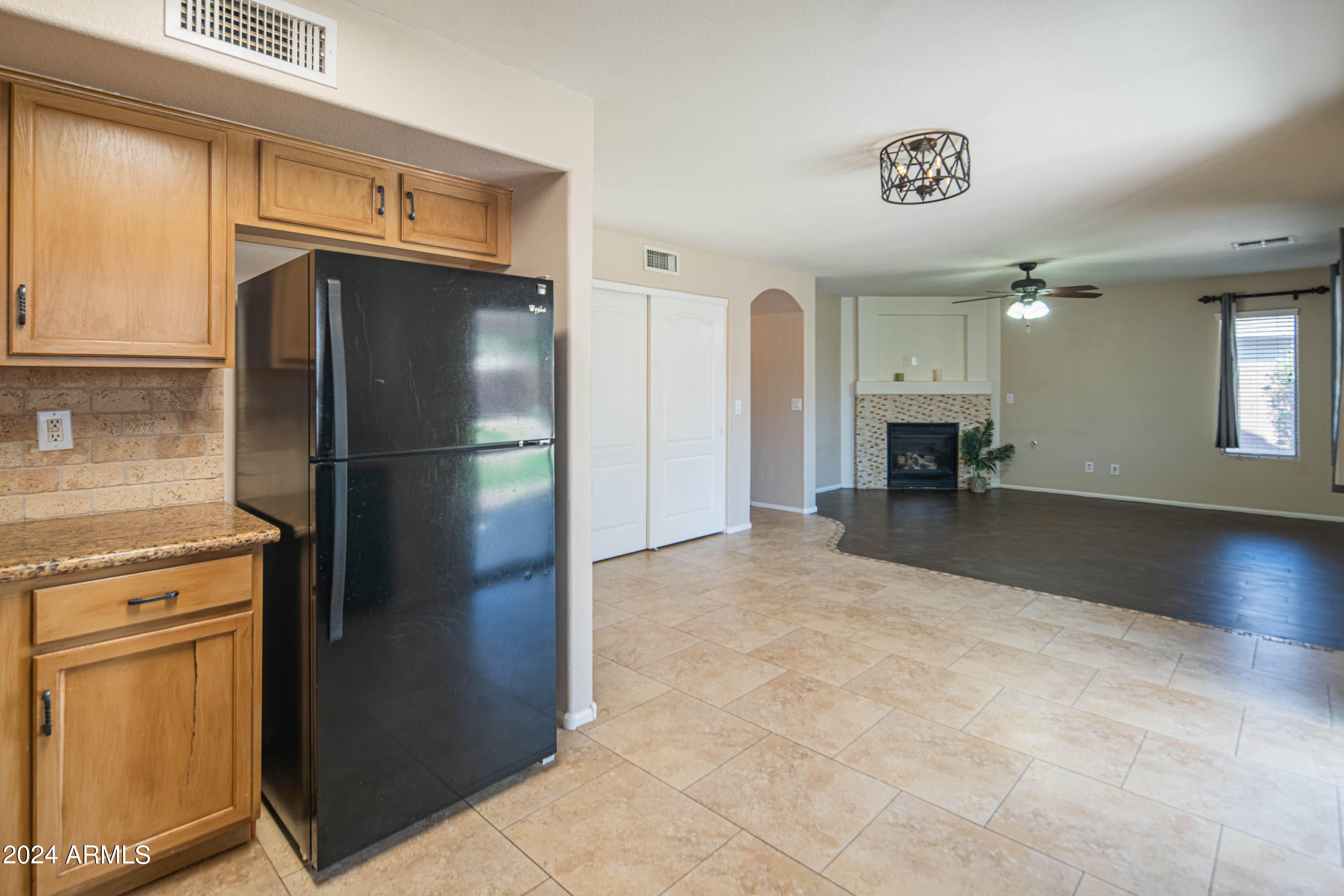 2508 W RUNNING DEER Trail