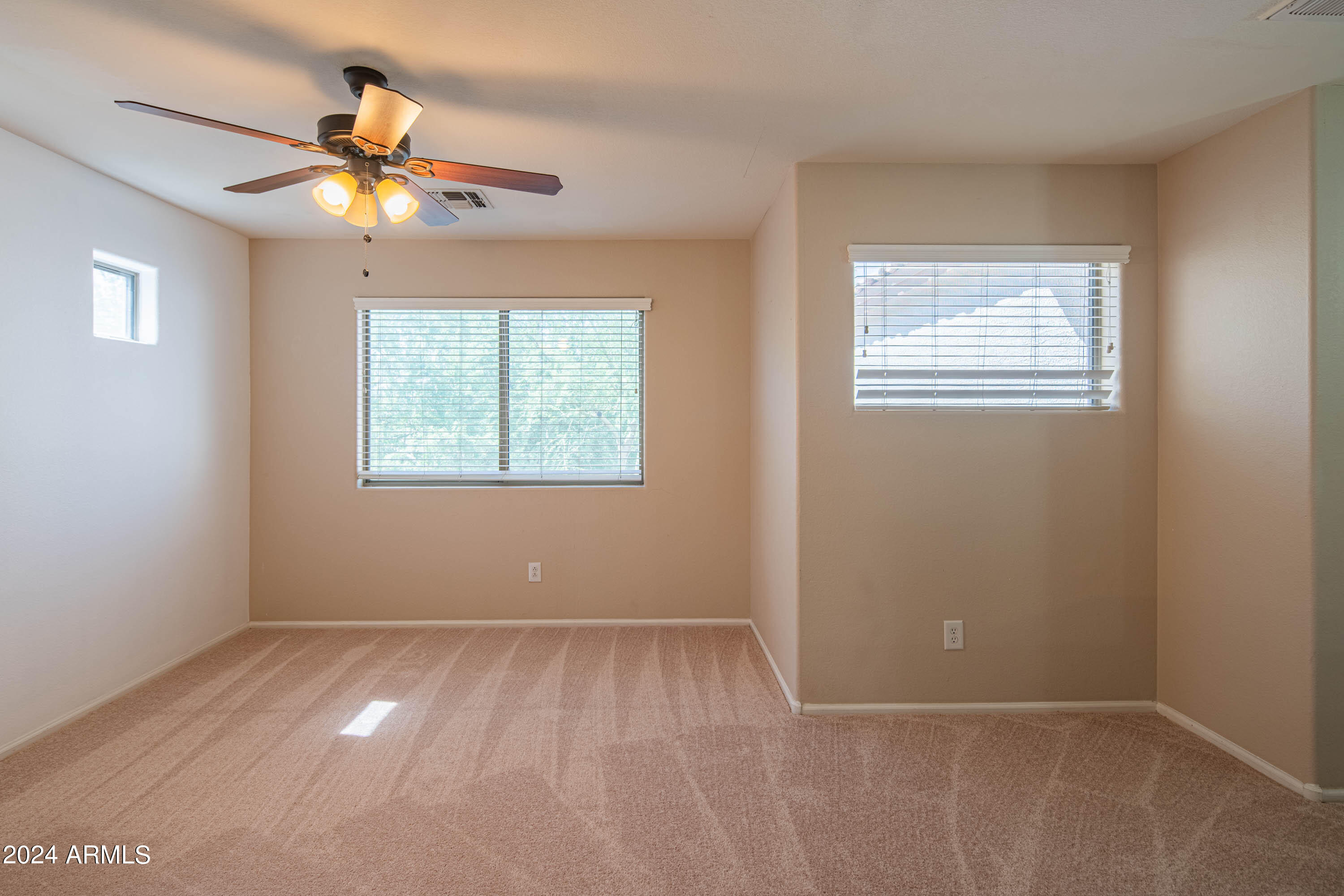 2508 W RUNNING DEER Trail