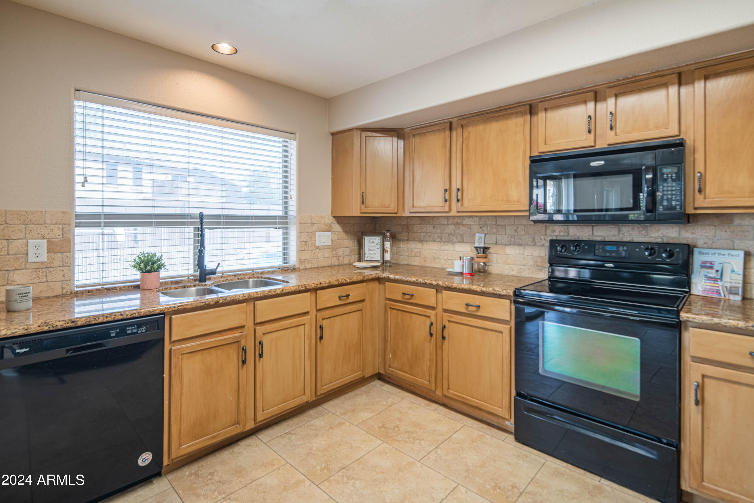 2508 W RUNNING DEER Trail