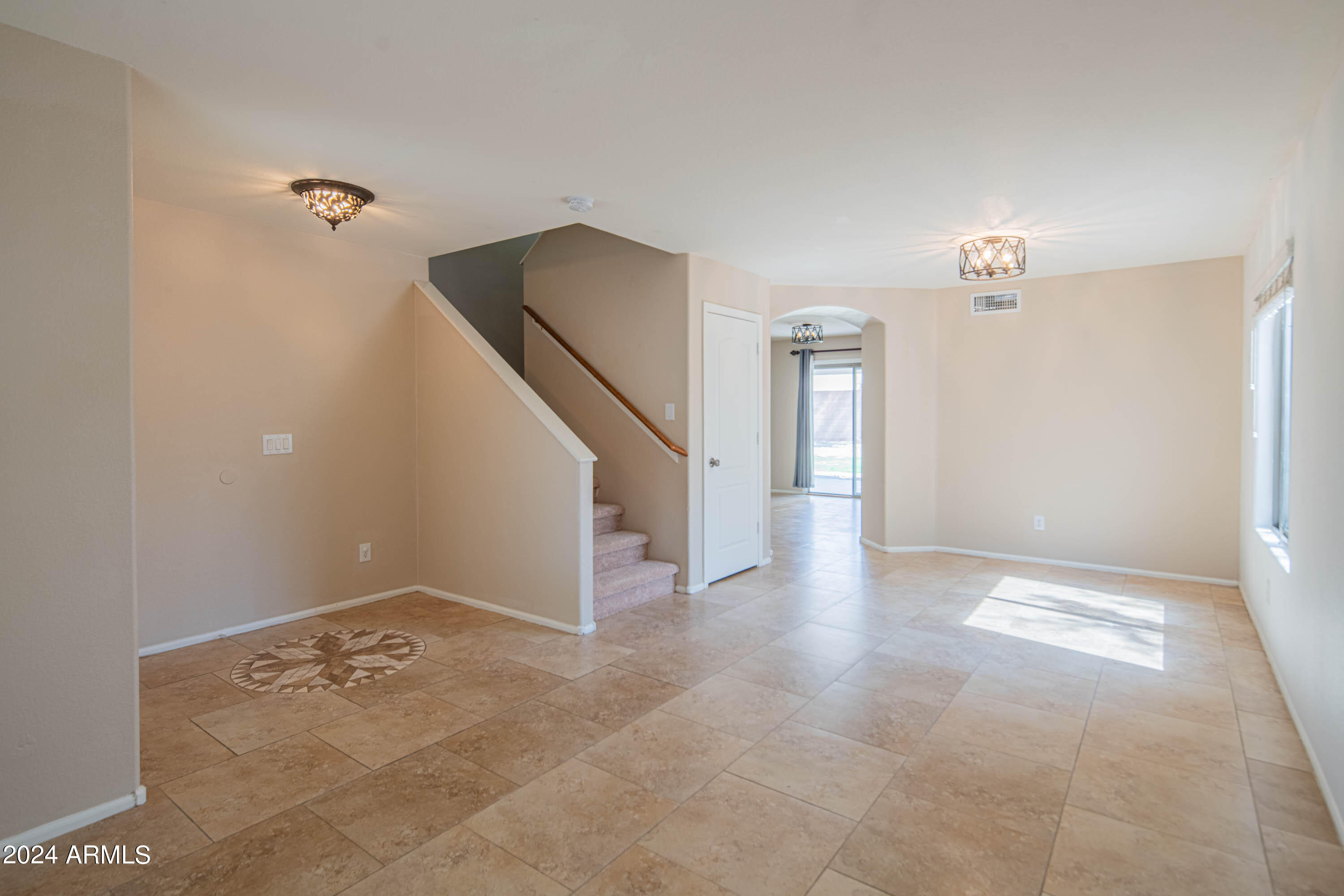 2508 W RUNNING DEER Trail