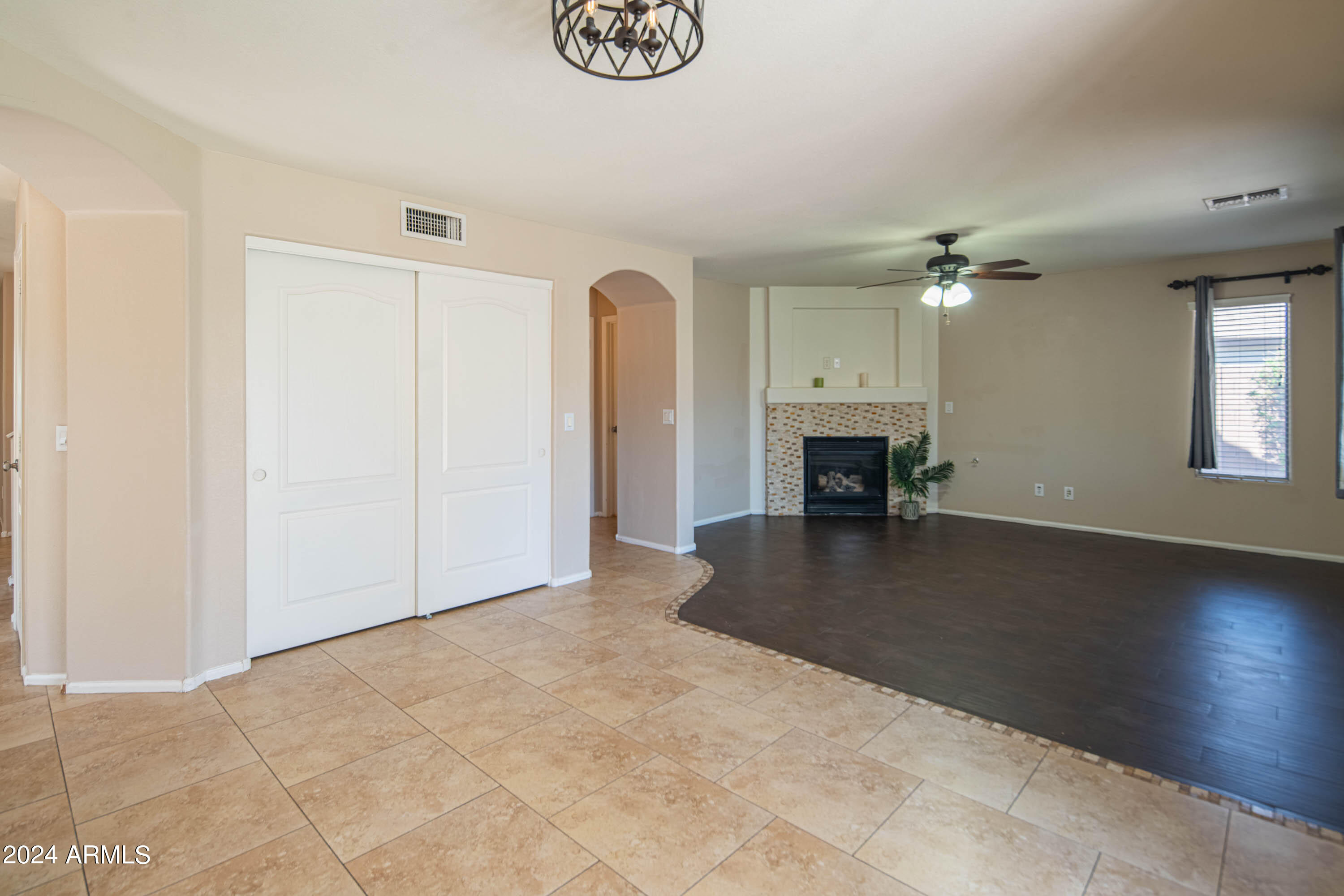 2508 W RUNNING DEER Trail