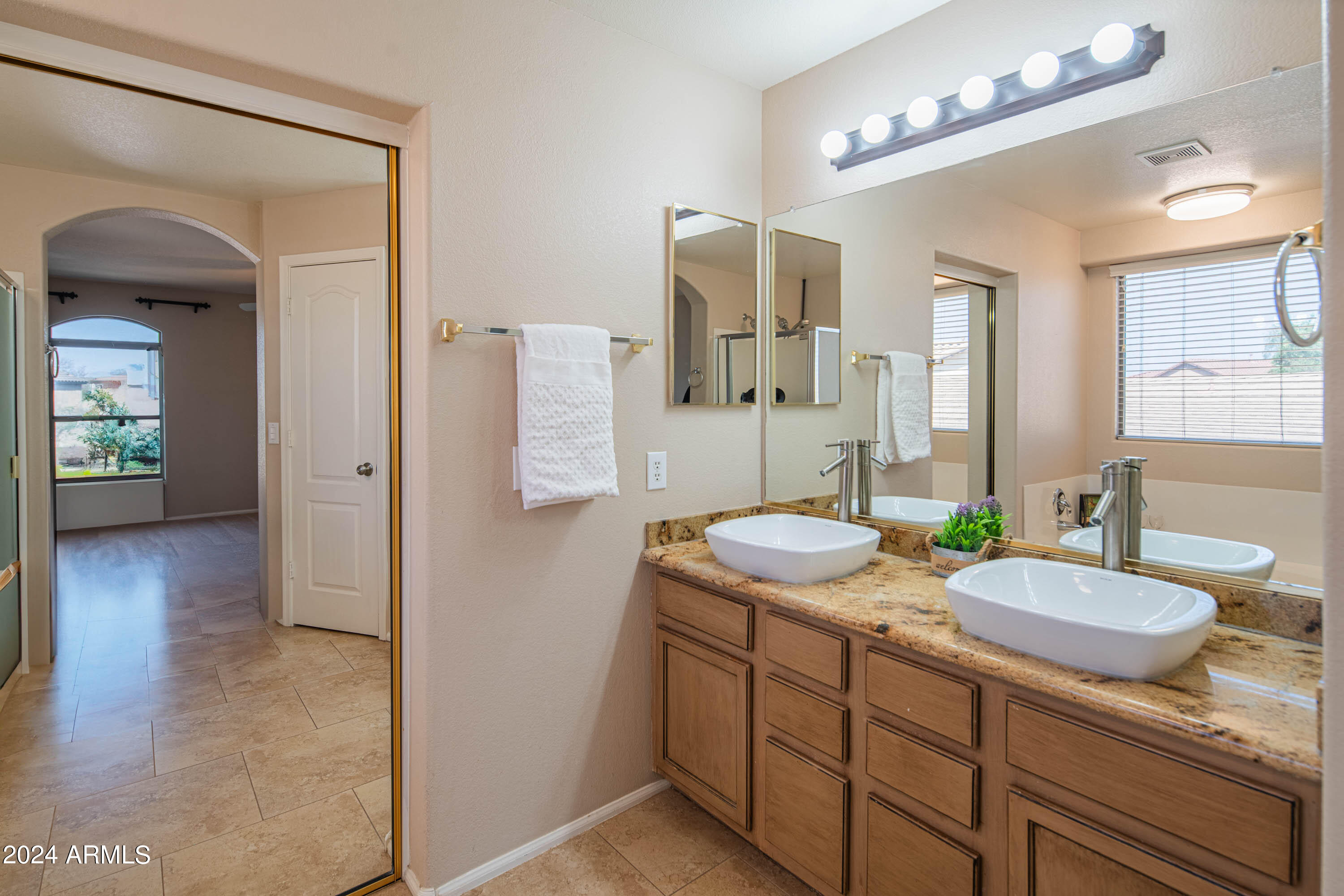 2508 W RUNNING DEER Trail