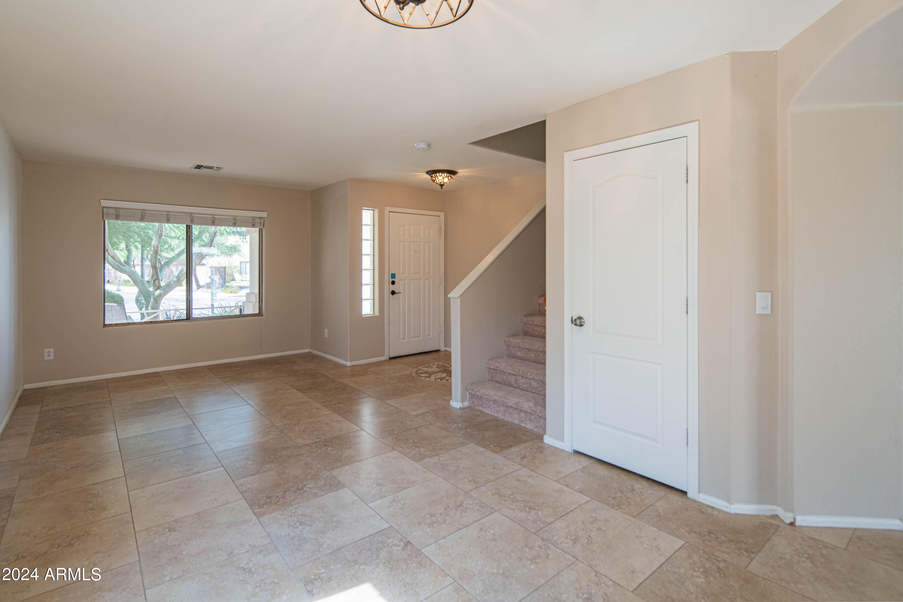 2508 W RUNNING DEER Trail