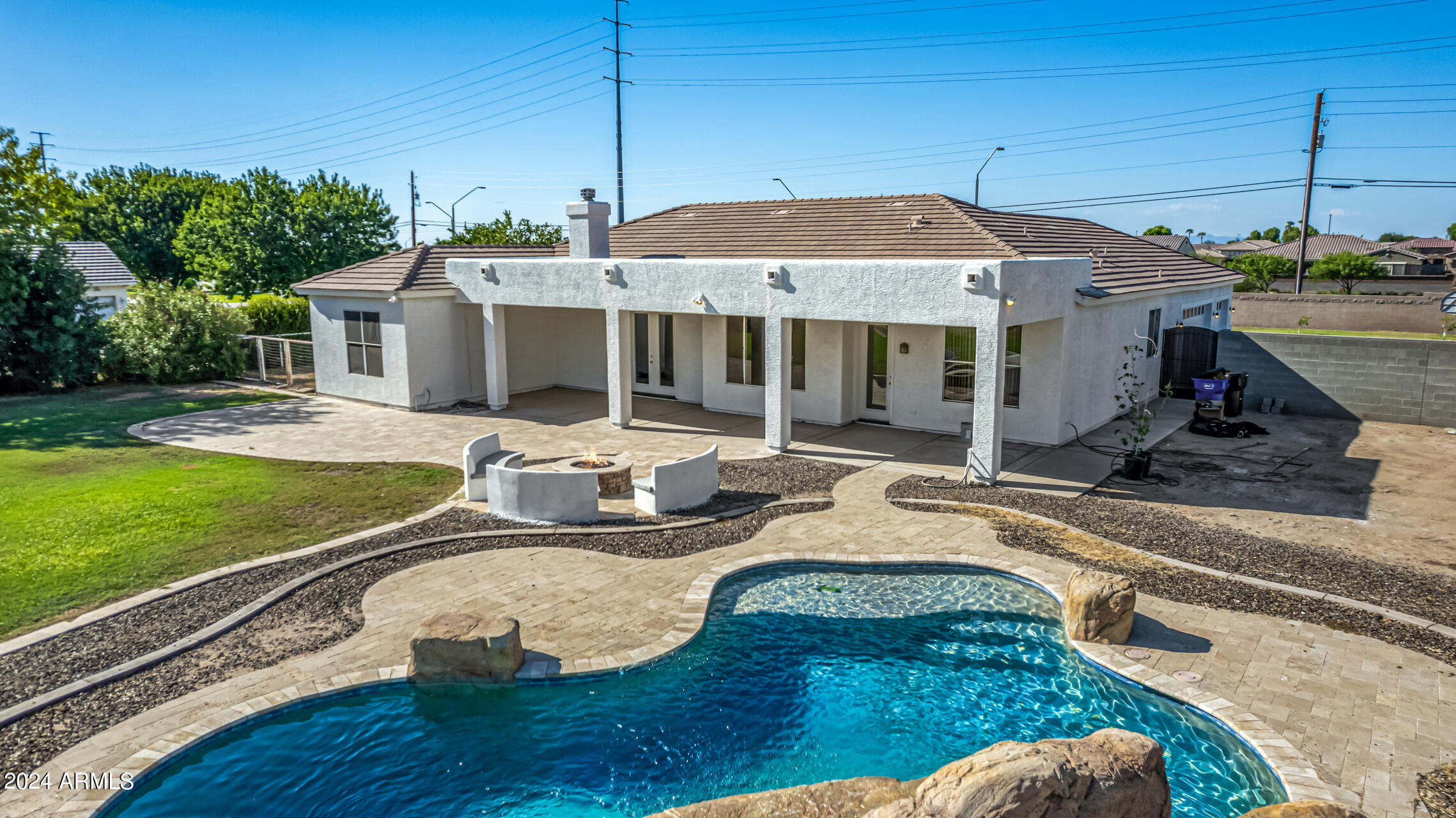 2565 E QUEEN CREEK Road