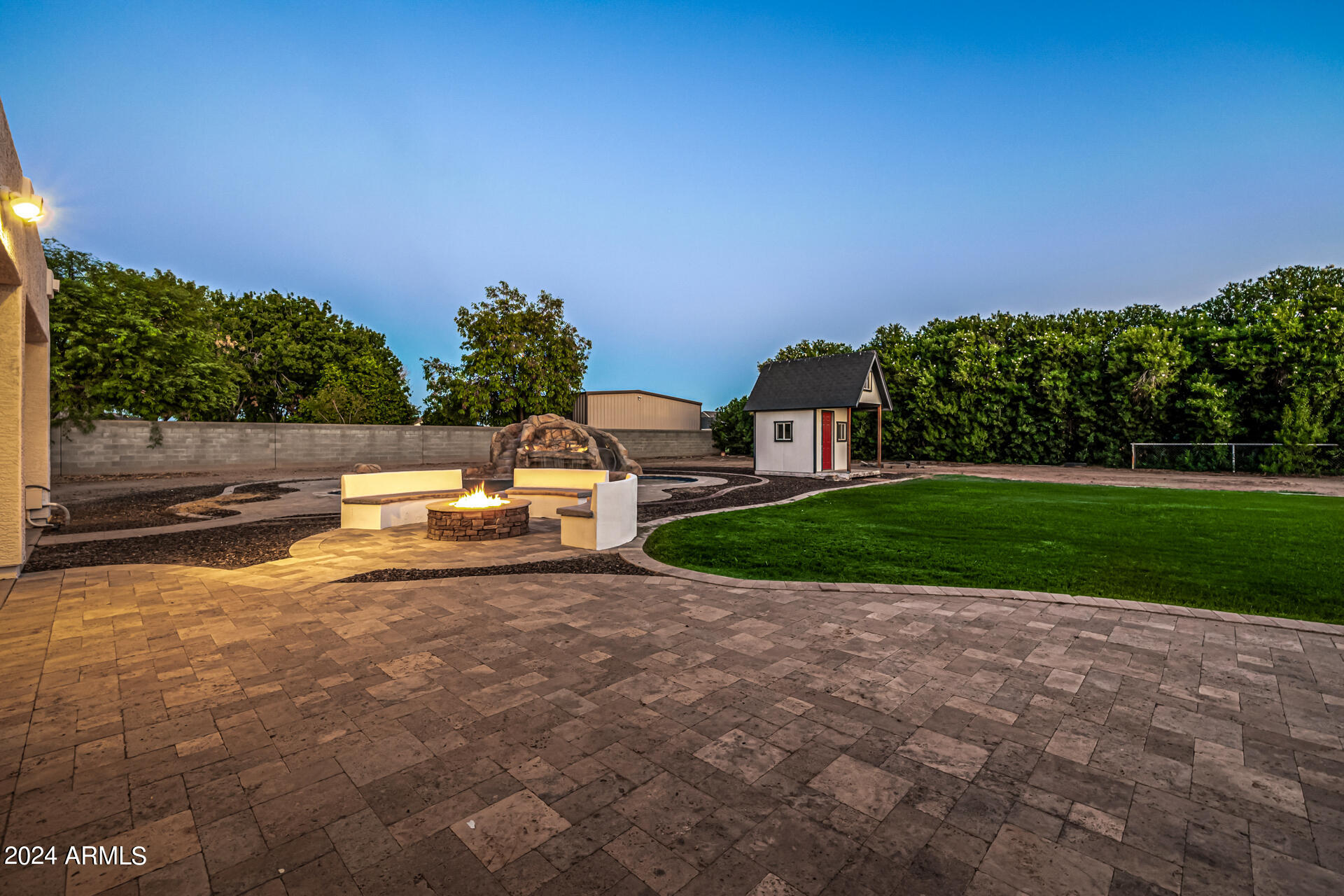 2565 E QUEEN CREEK Road