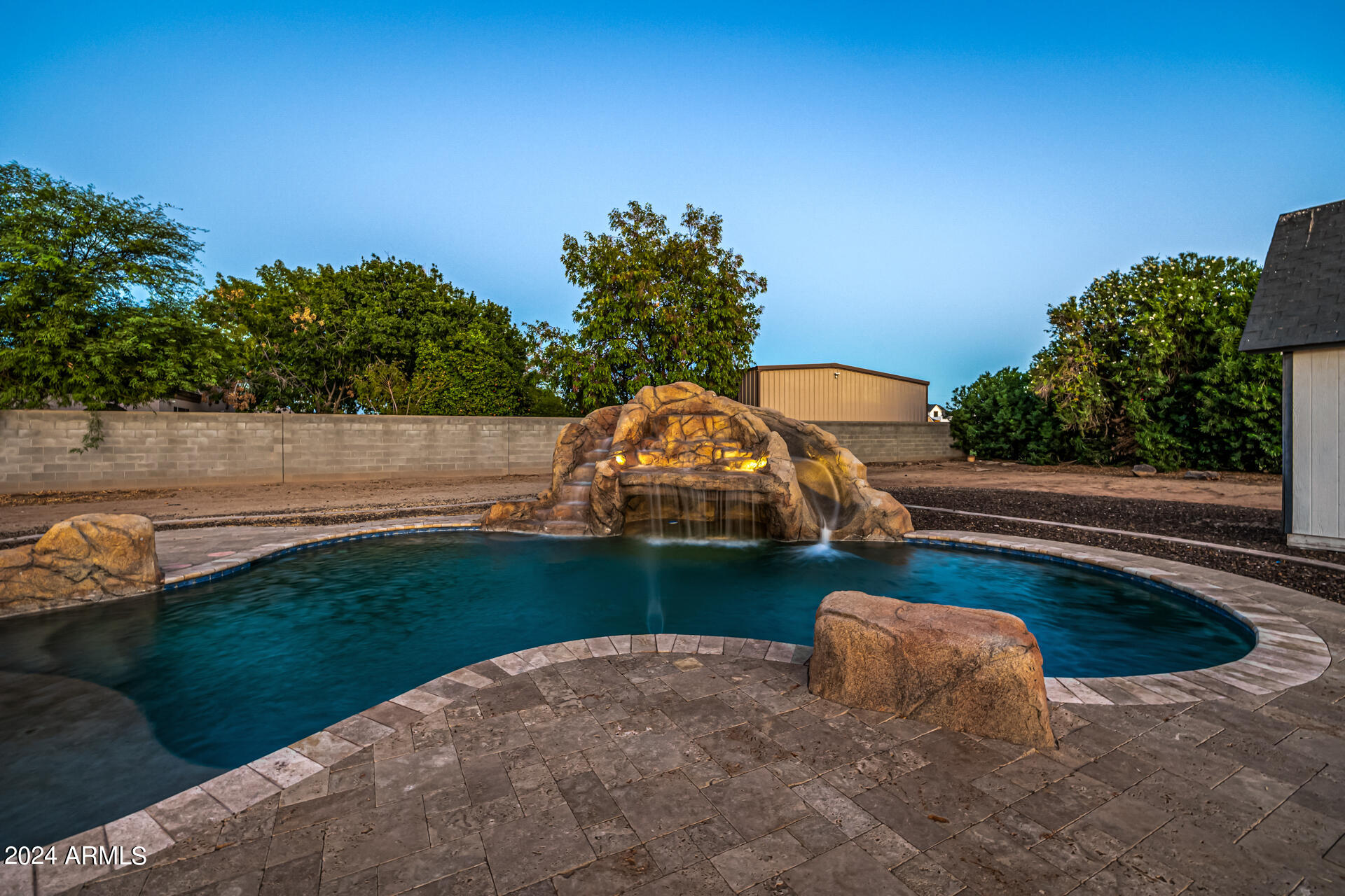 2565 E QUEEN CREEK Road