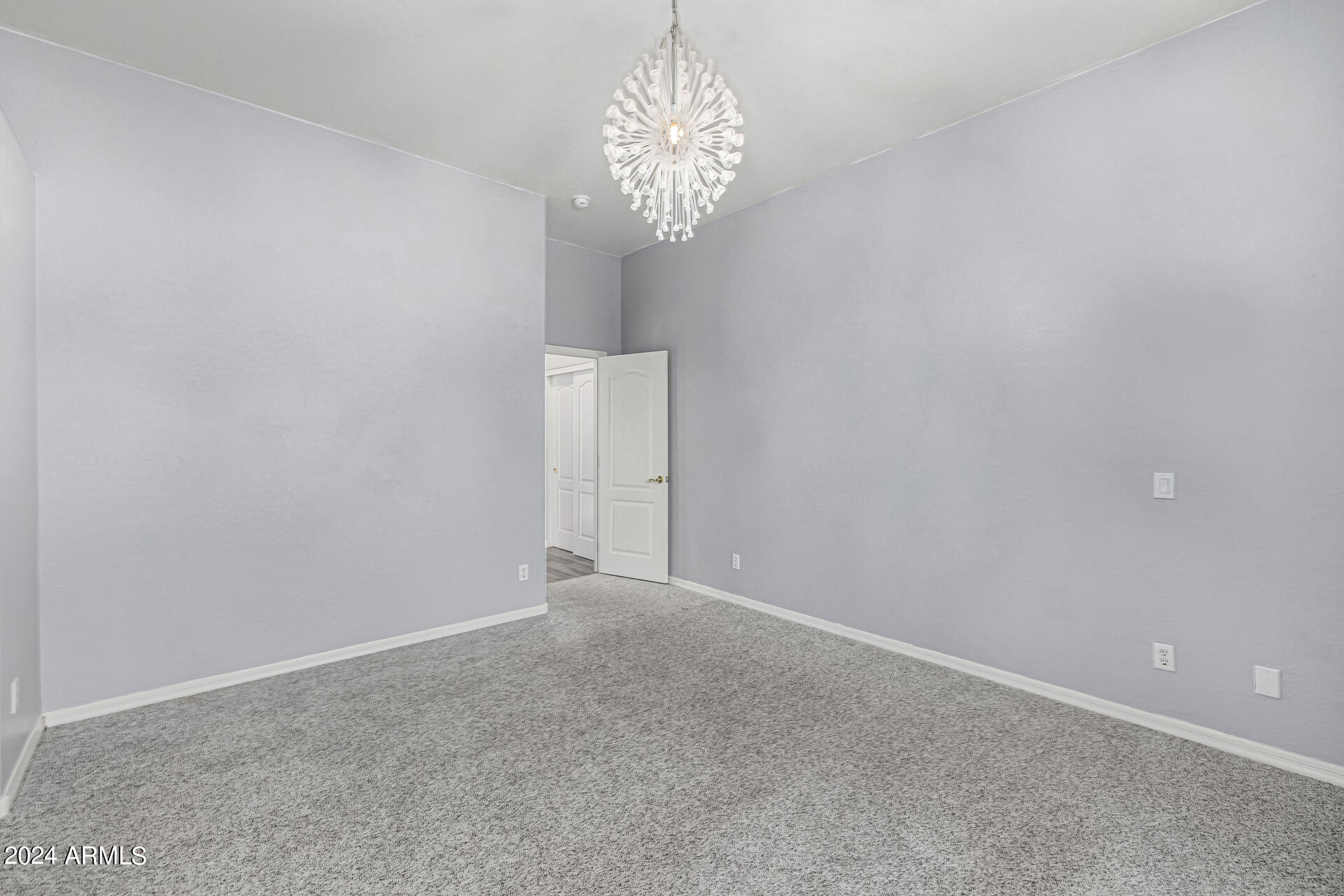 2565 E QUEEN CREEK Road
