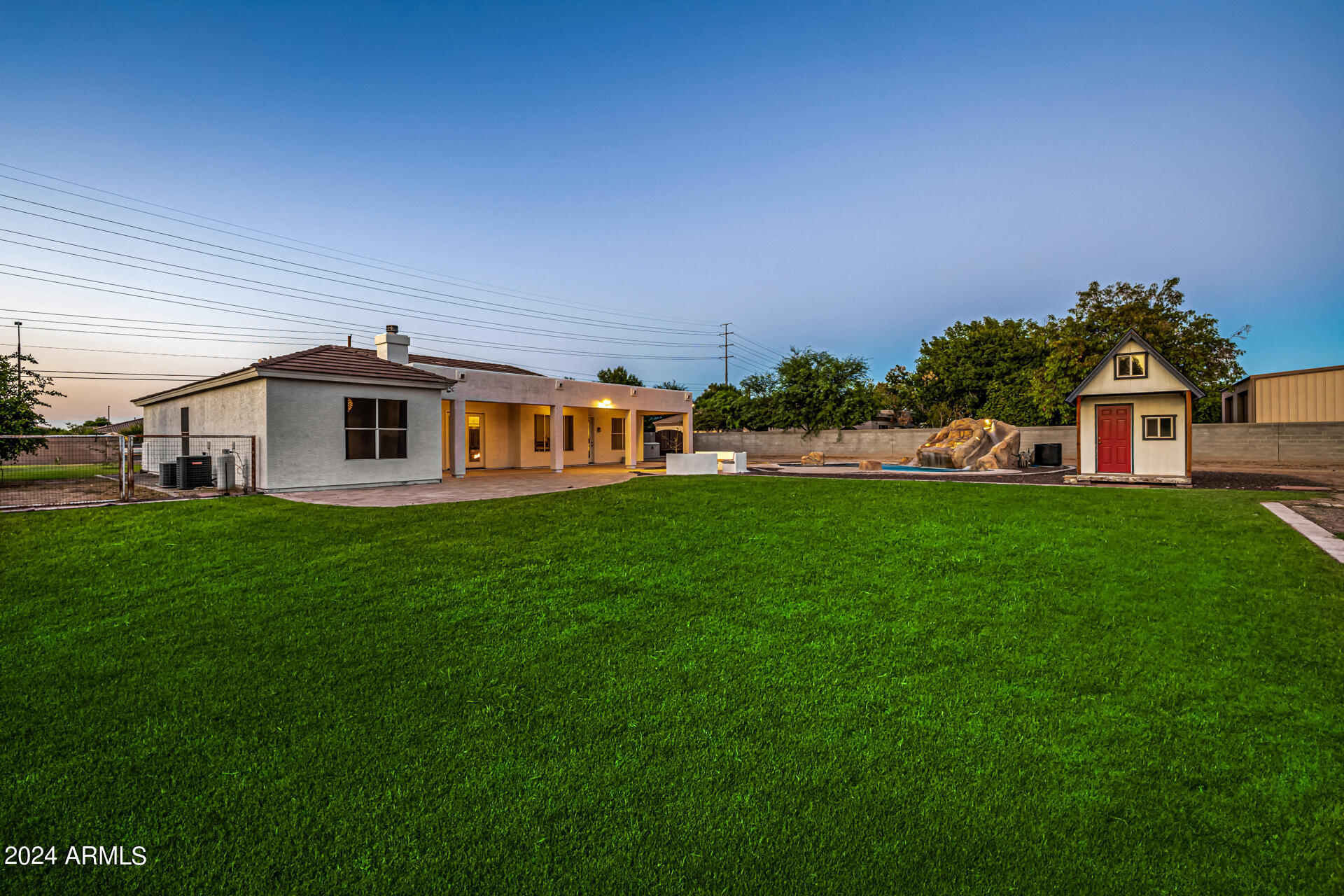 2565 E QUEEN CREEK Road