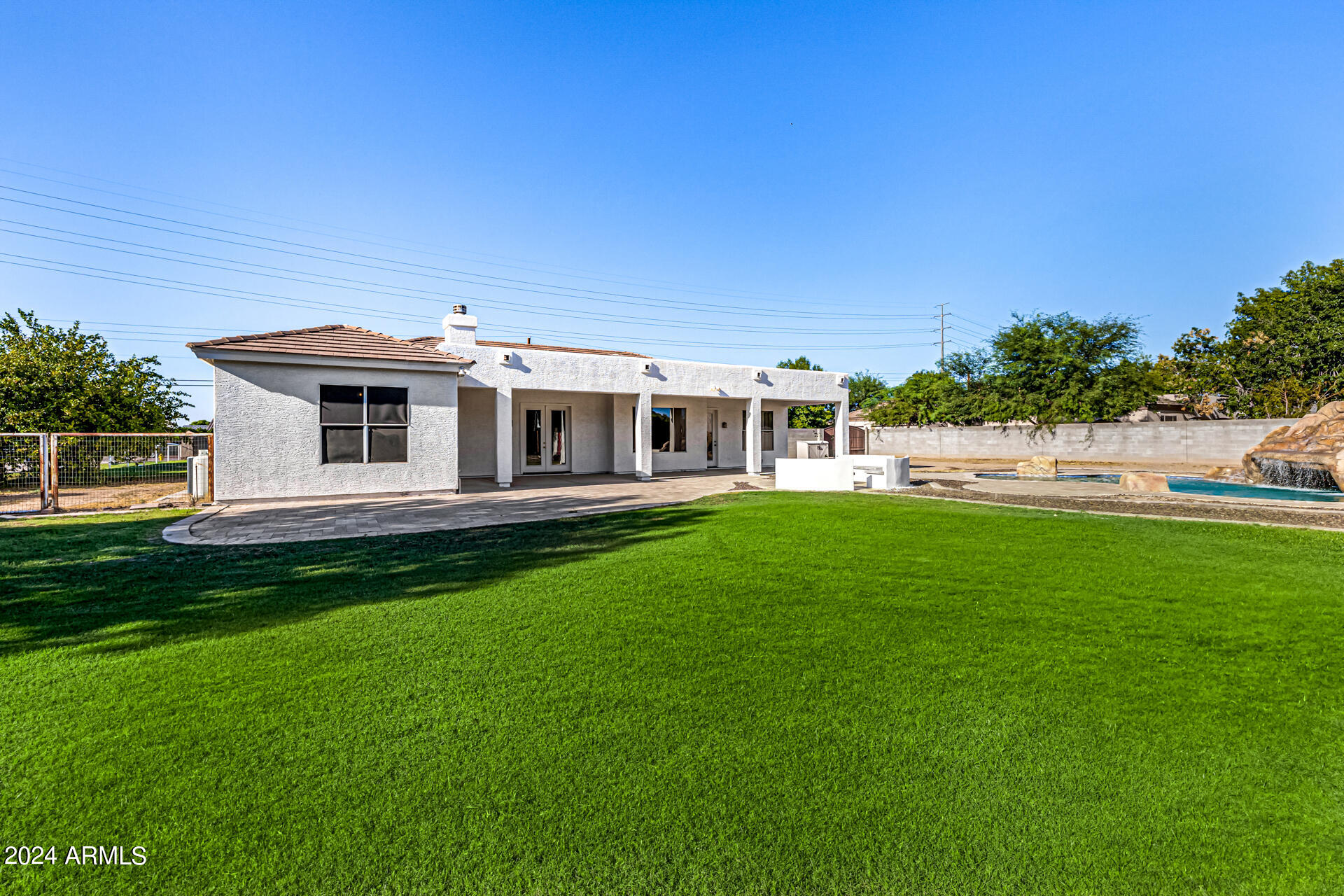 2565 E QUEEN CREEK Road