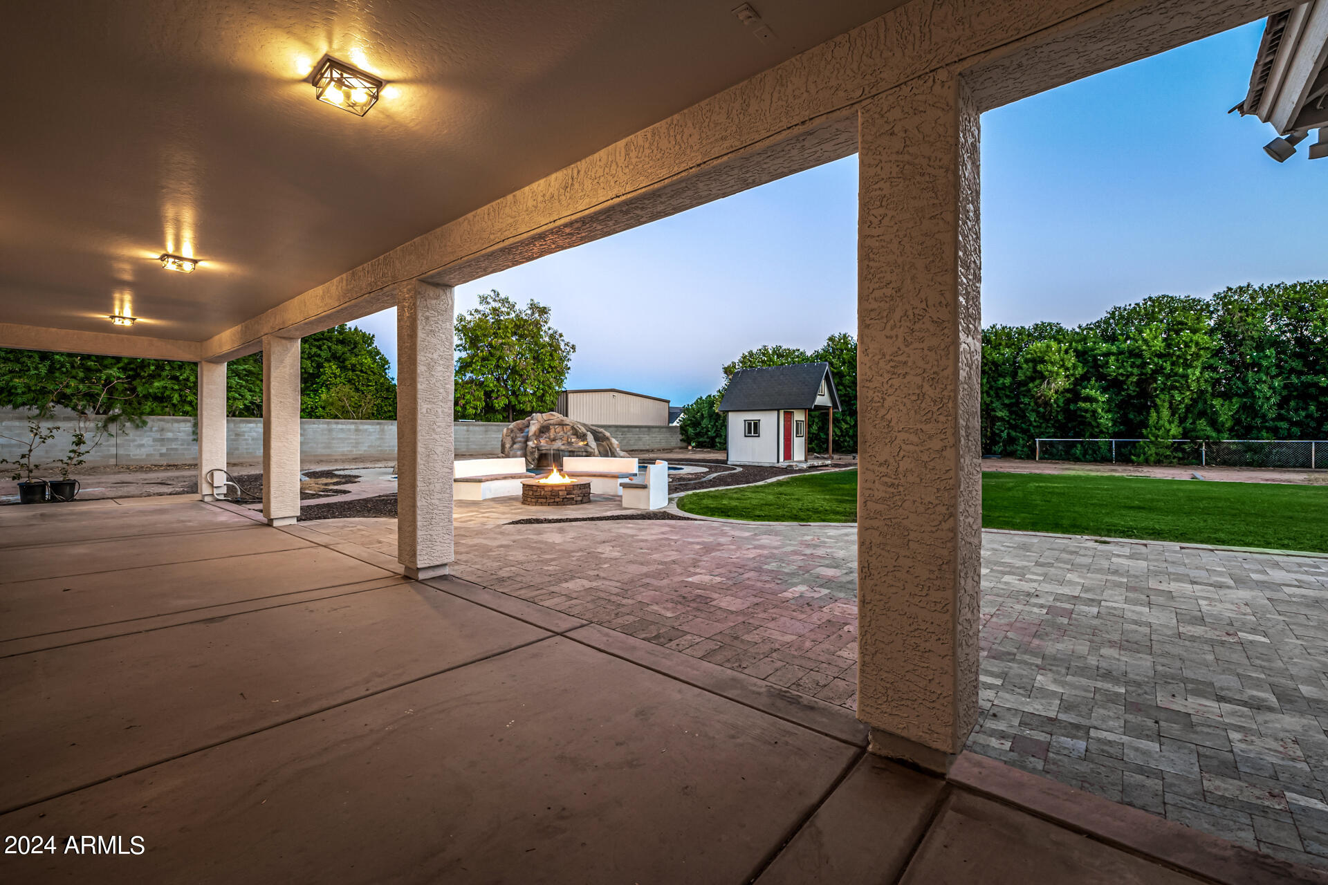 2565 E QUEEN CREEK Road