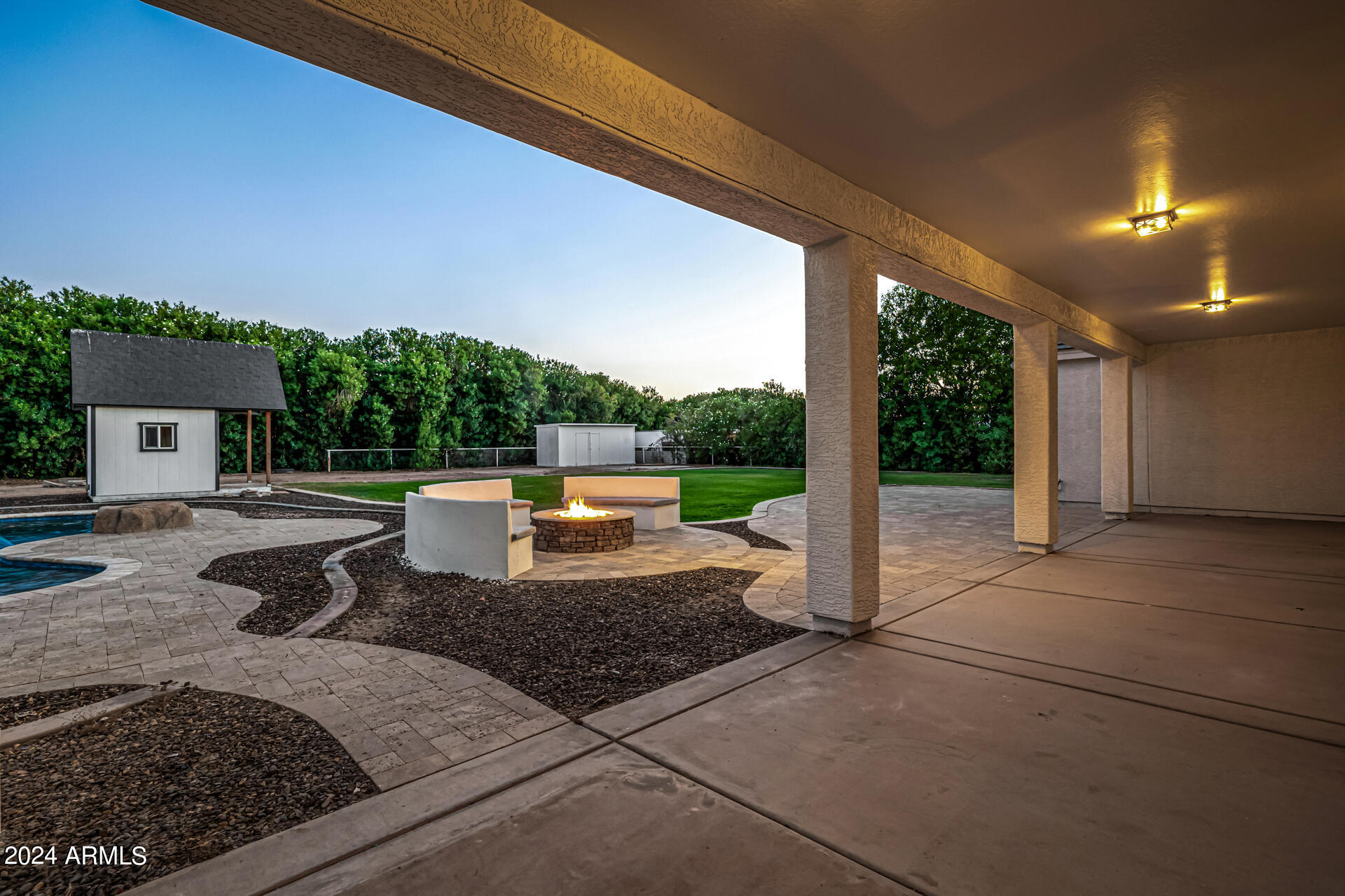 2565 E QUEEN CREEK Road