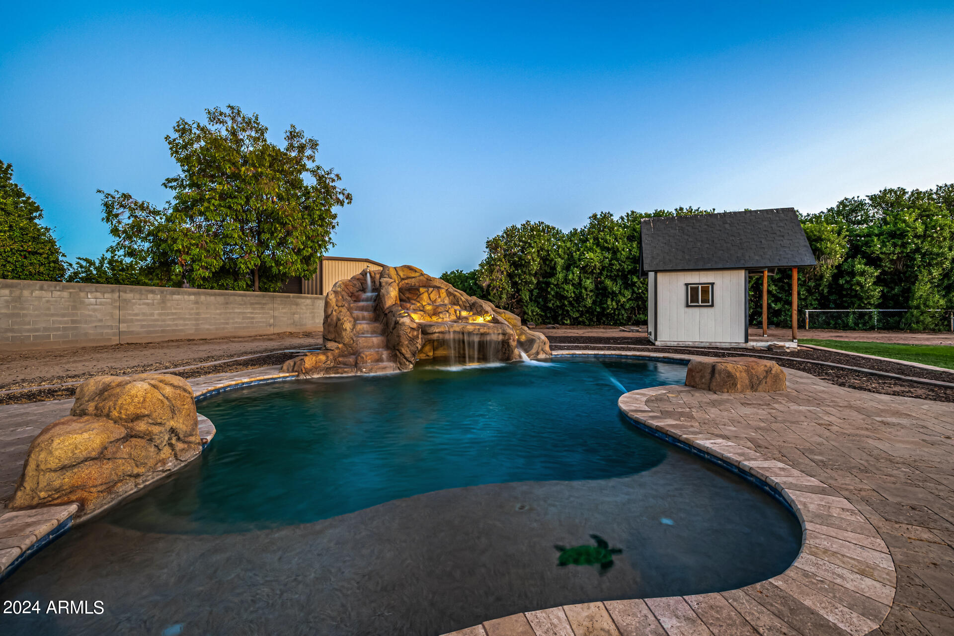 2565 E QUEEN CREEK Road